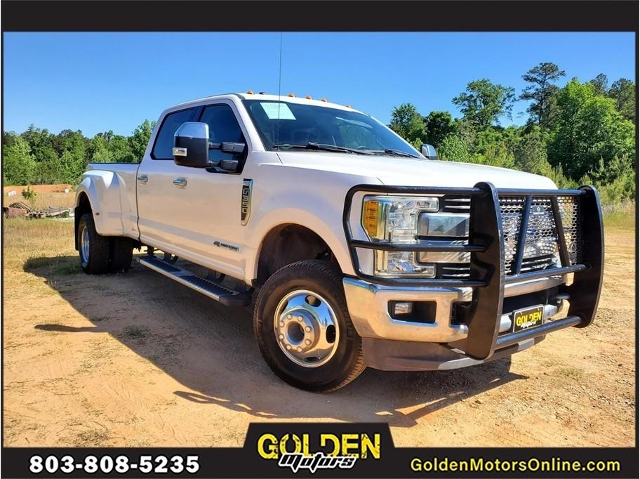 Ford Super Duty F-350 DRW Lariat 4WD Crew Cab 8' Box 2017