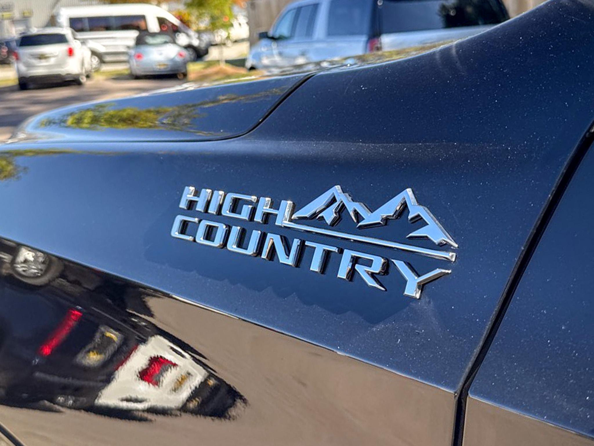 Chevrolet Suburban 4WD 4dr High Country 2023