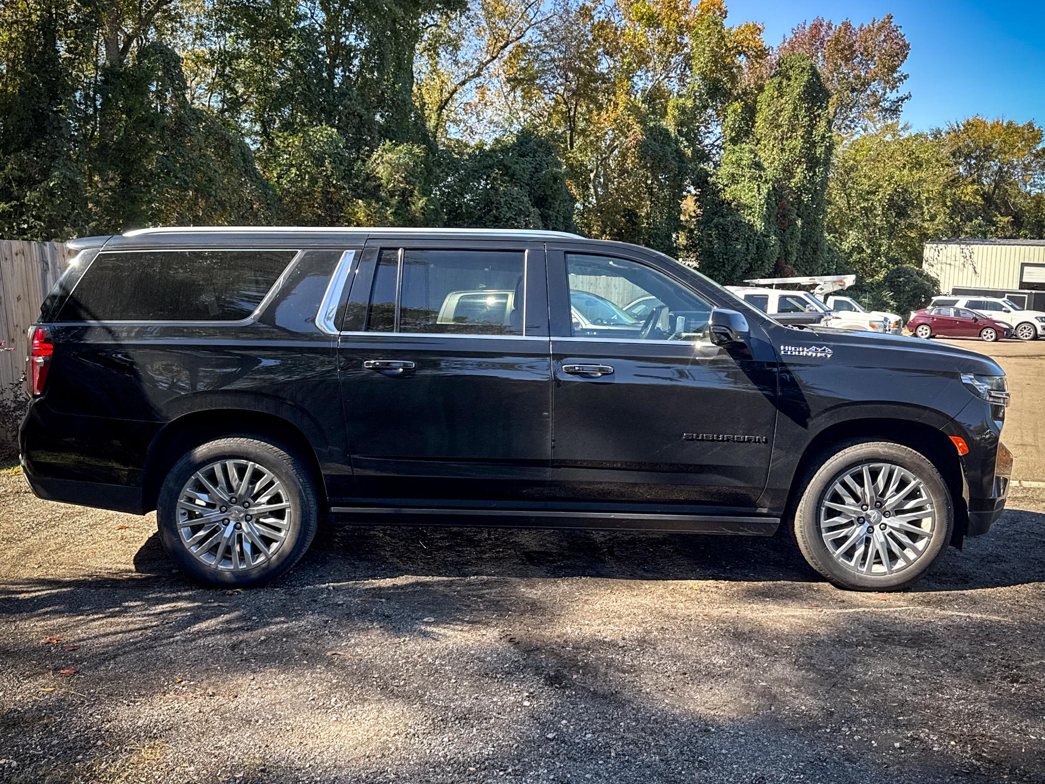 Chevrolet Suburban 4WD 4dr High Country 2023