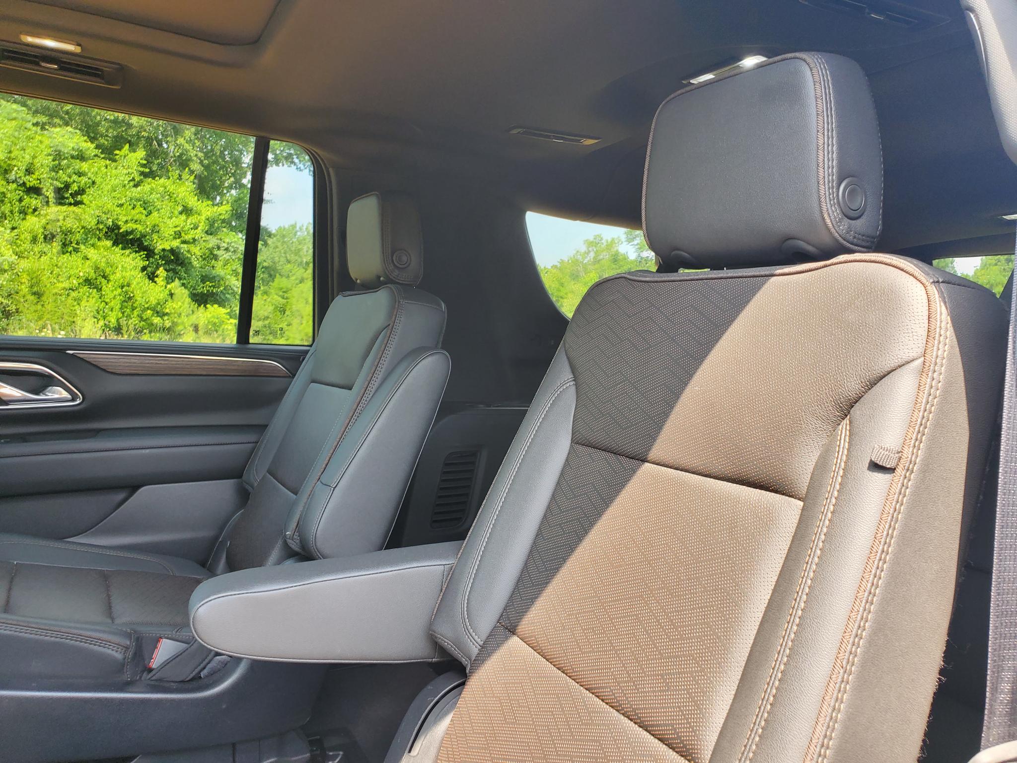Chevrolet Suburban 4WD 4dr High Country 2023