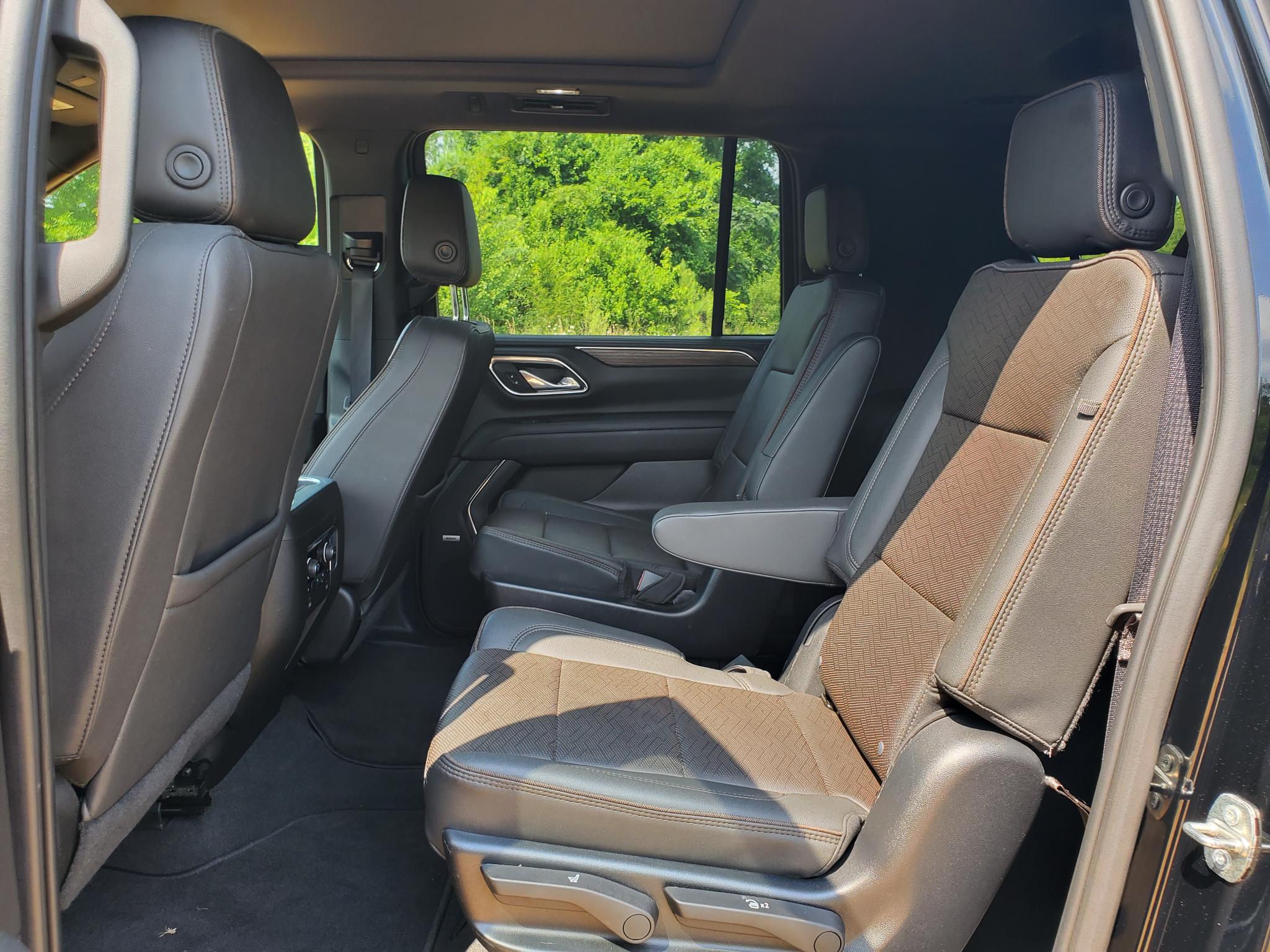 Chevrolet Suburban 4WD 4dr High Country 2023