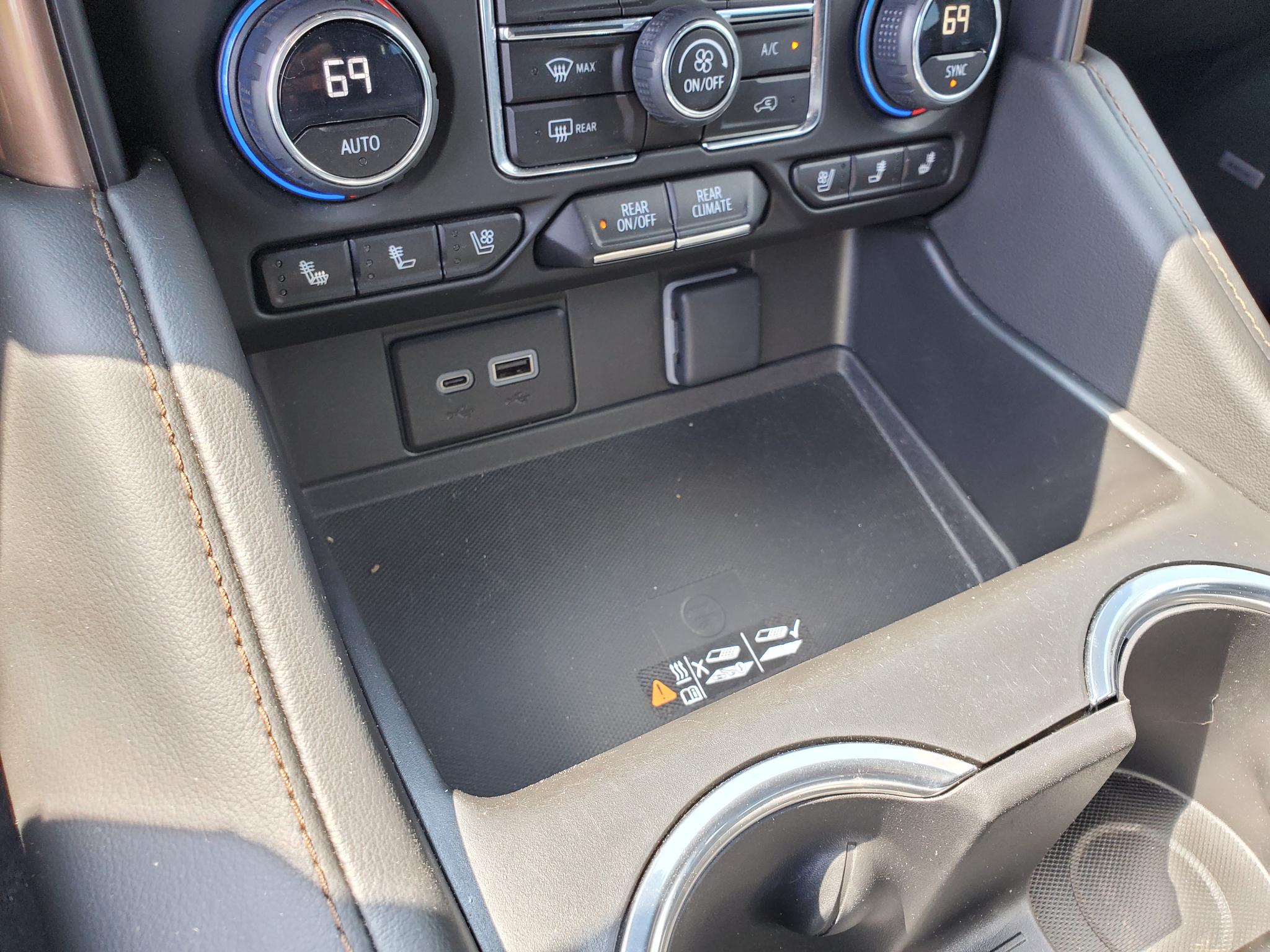 Chevrolet Suburban 4WD 4dr High Country 2023