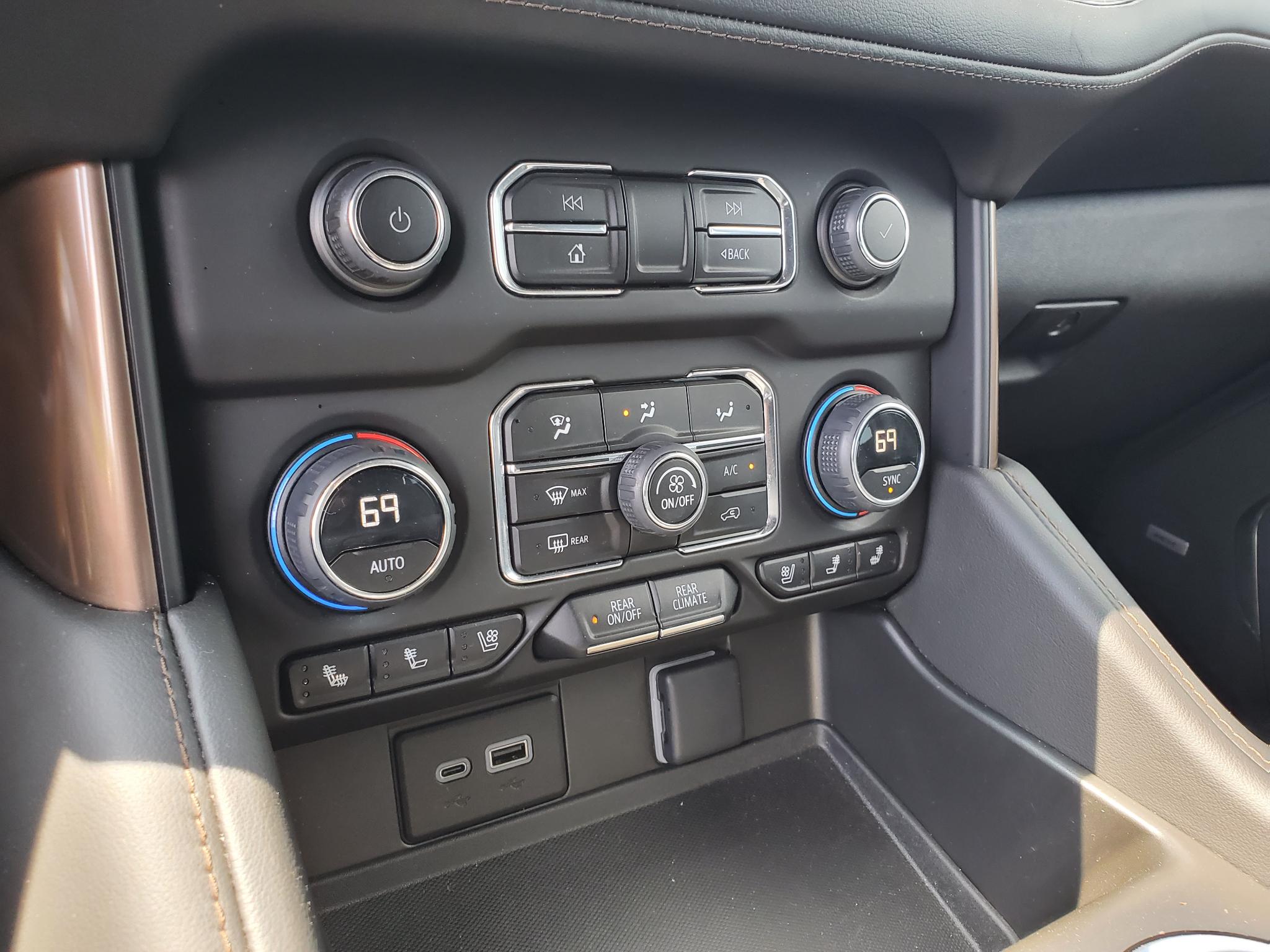 Chevrolet Suburban 4WD 4dr High Country 2023