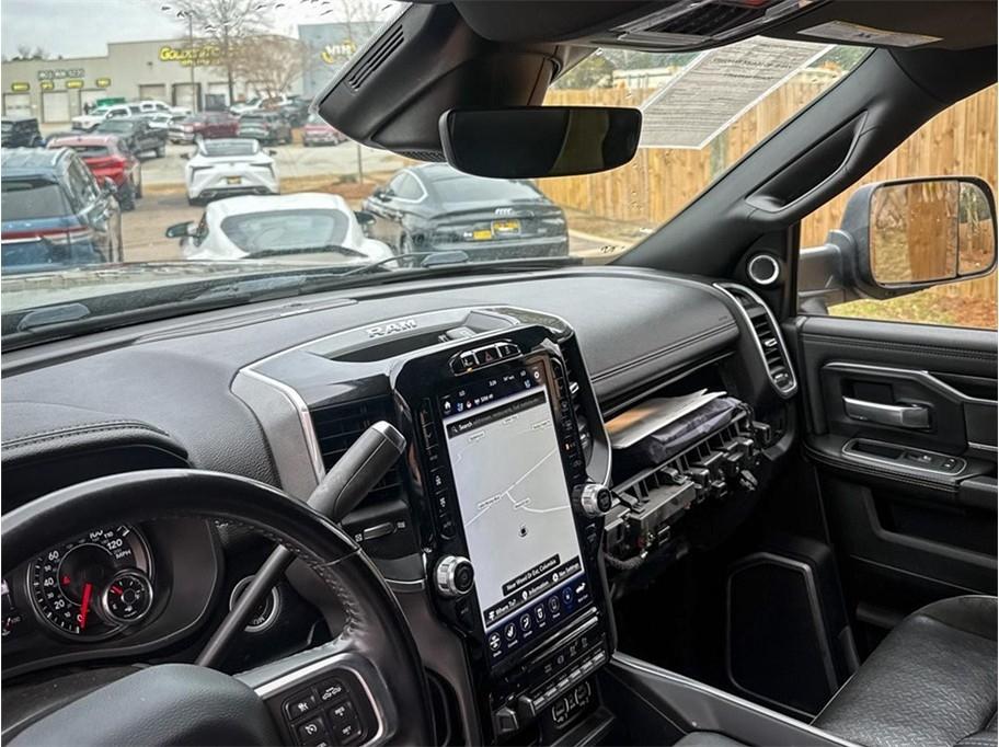 RAM 2500 Laramie 4x4 Mega Cab 6'4" Box 2020