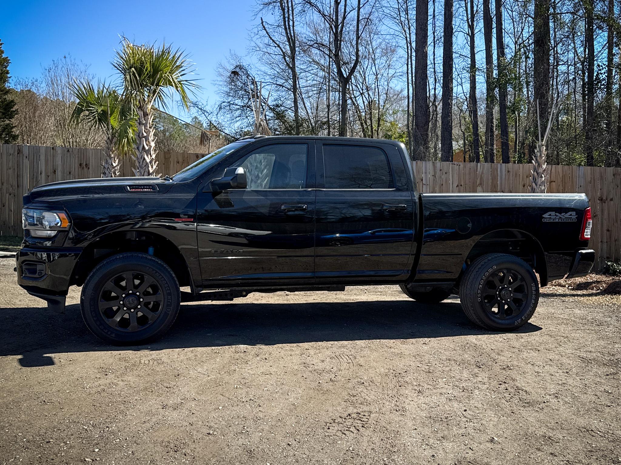 RAM 2500 Big Horn 4x4 Crew Cab 6'4" Box 2020