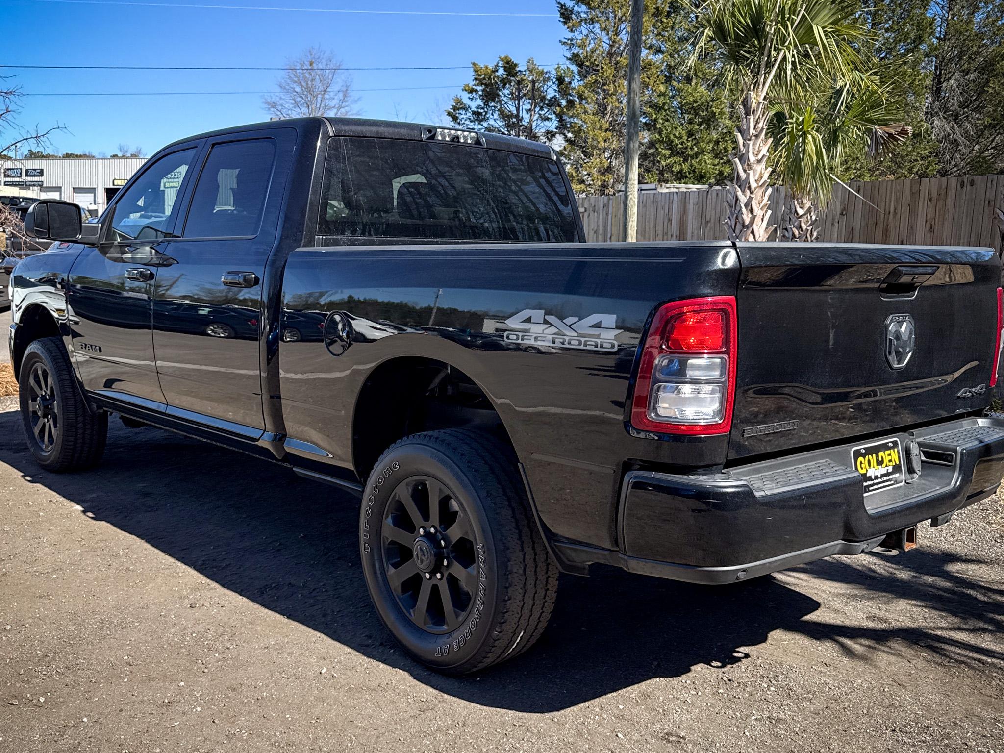 RAM 2500 Big Horn 4x4 Crew Cab 6'4" Box 2020