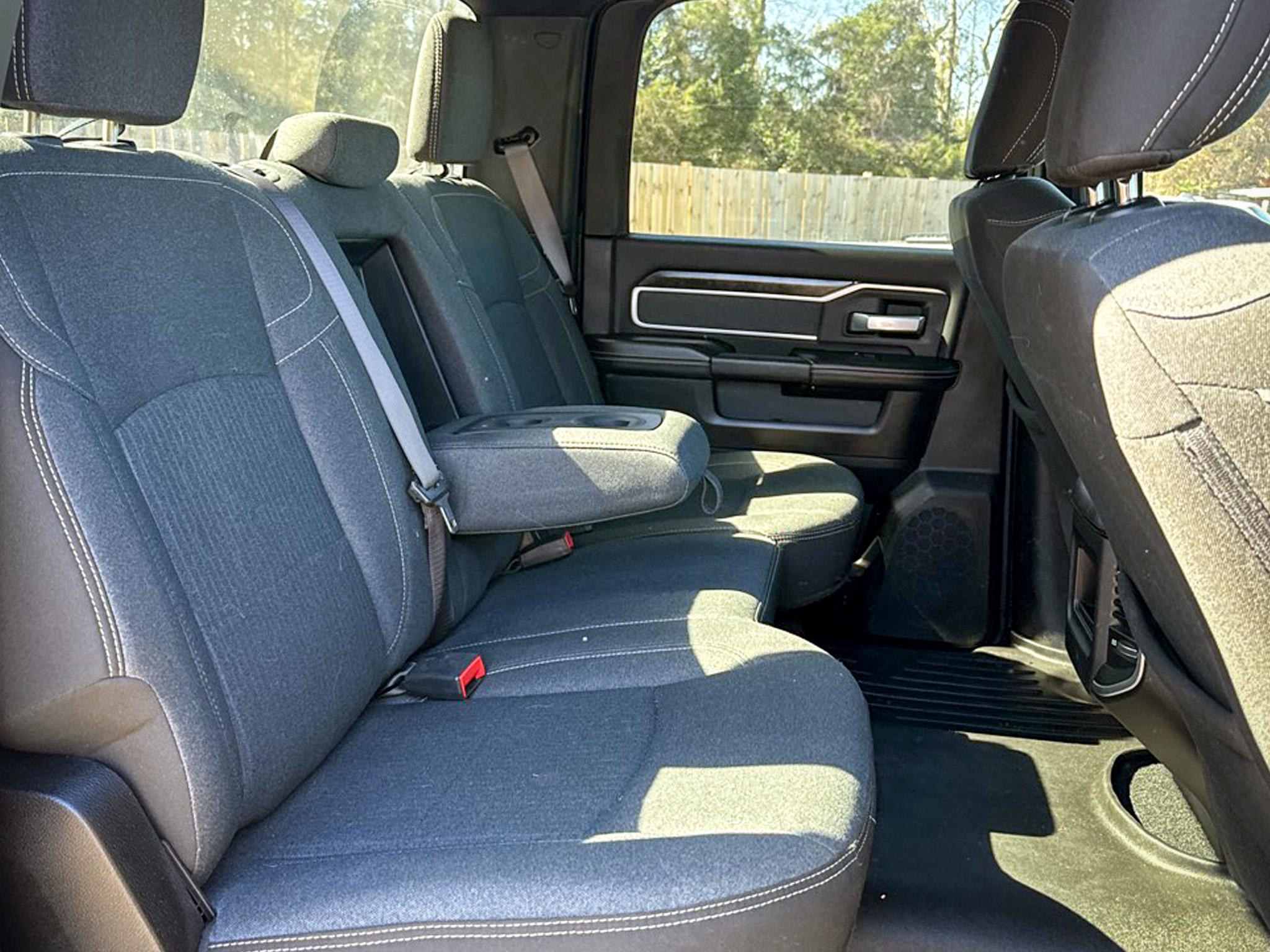 RAM 2500 Big Horn 4x4 Crew Cab 6'4" Box 2020