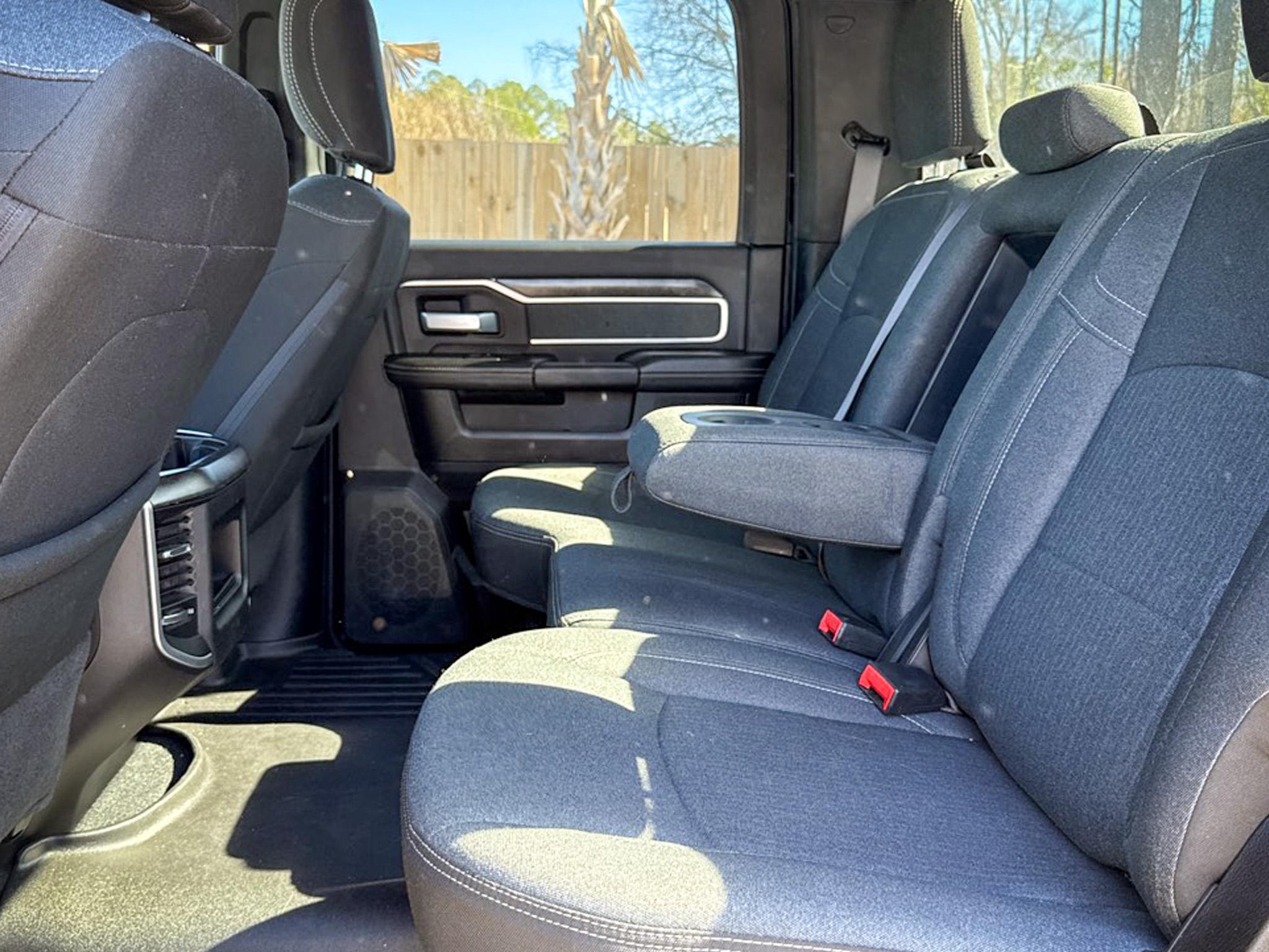 RAM 2500 Big Horn 4x4 Crew Cab 6'4" Box 2020