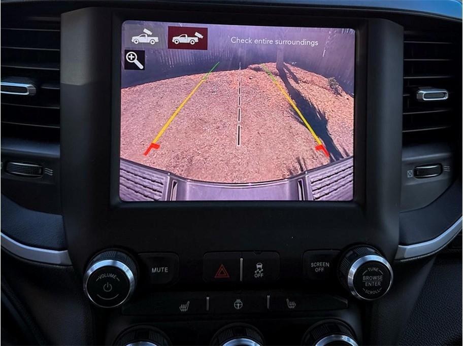 RAM 2500 Big Horn 4x4 Crew Cab 6'4" Box 2020