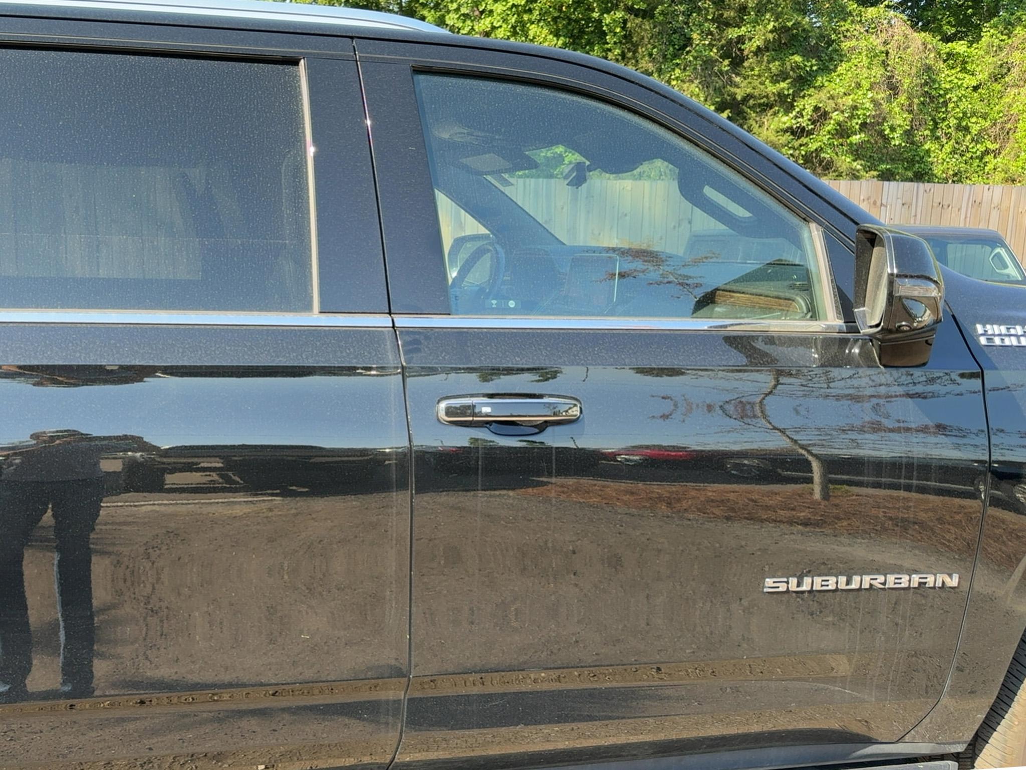 Chevrolet Suburban  2021