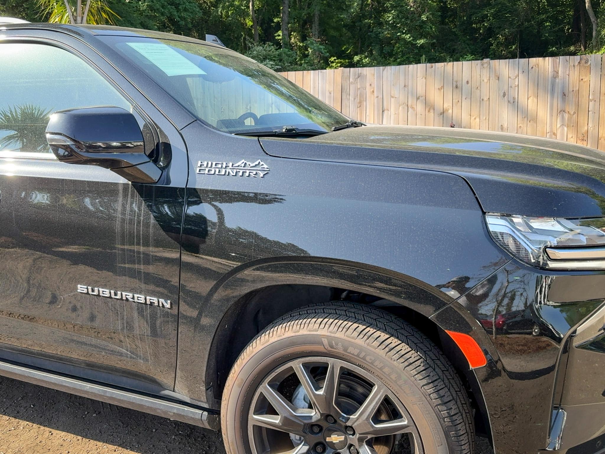 Chevrolet Suburban  2021