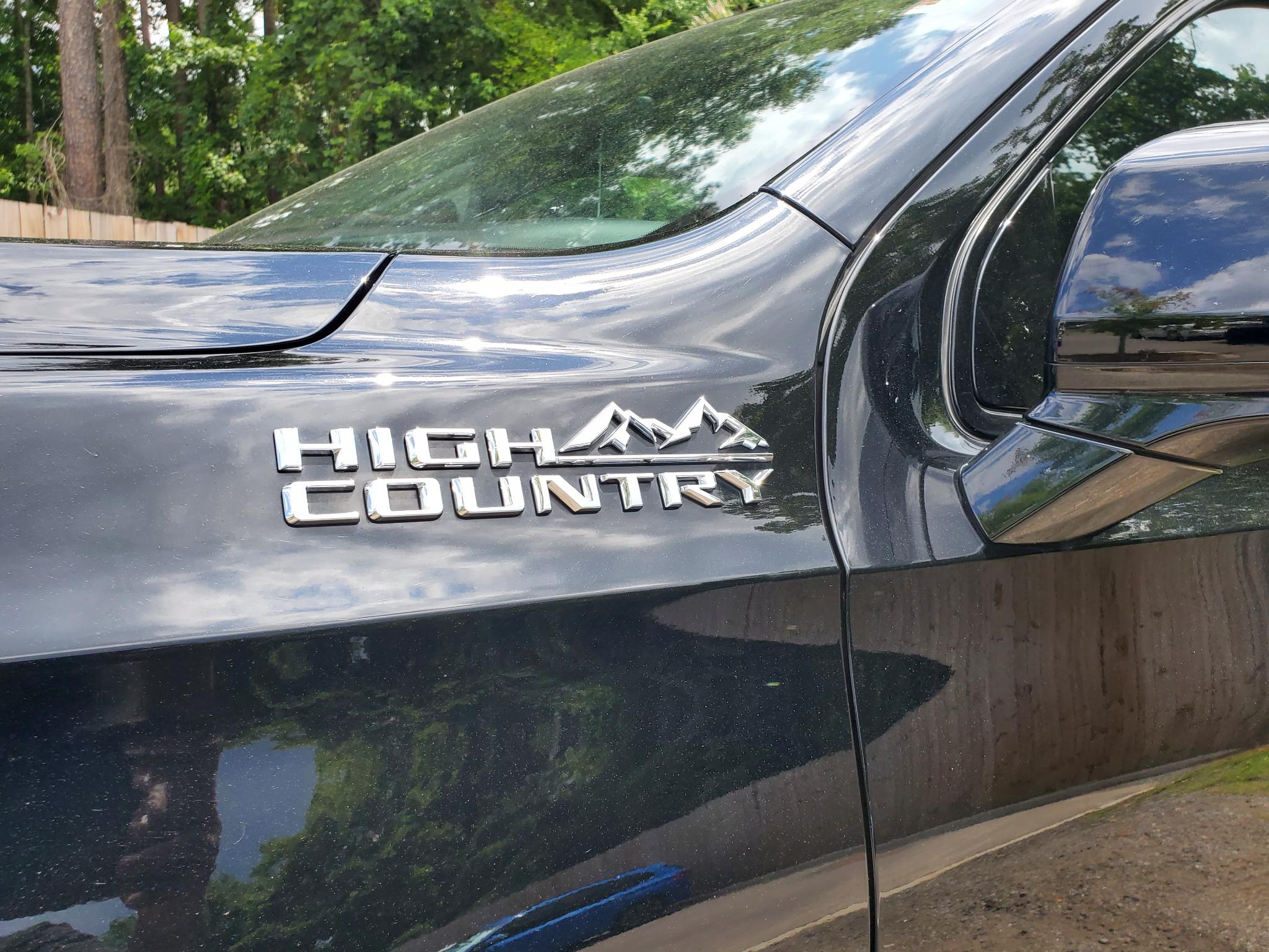 Chevrolet Suburban  2021