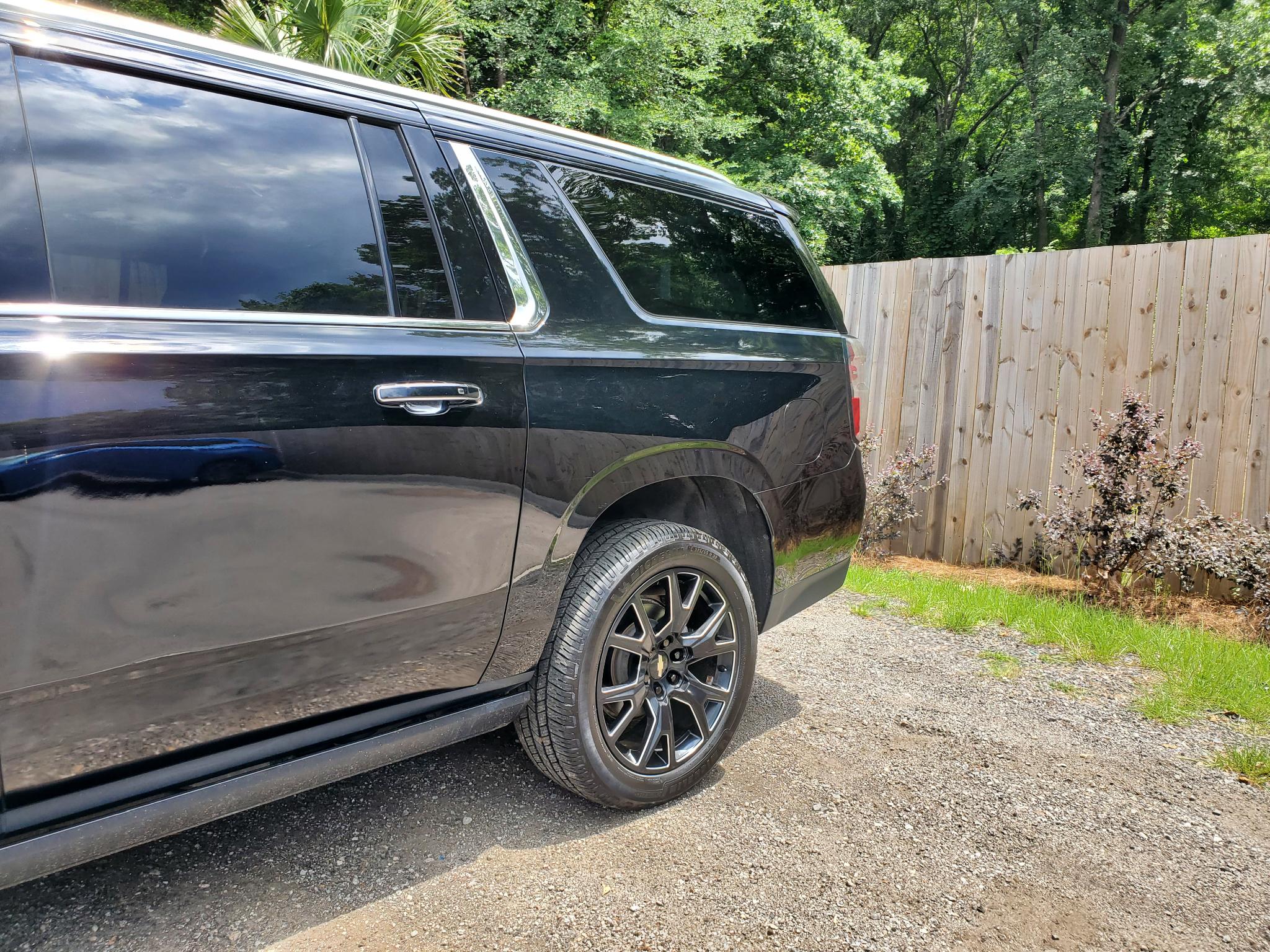 Chevrolet Suburban  2021