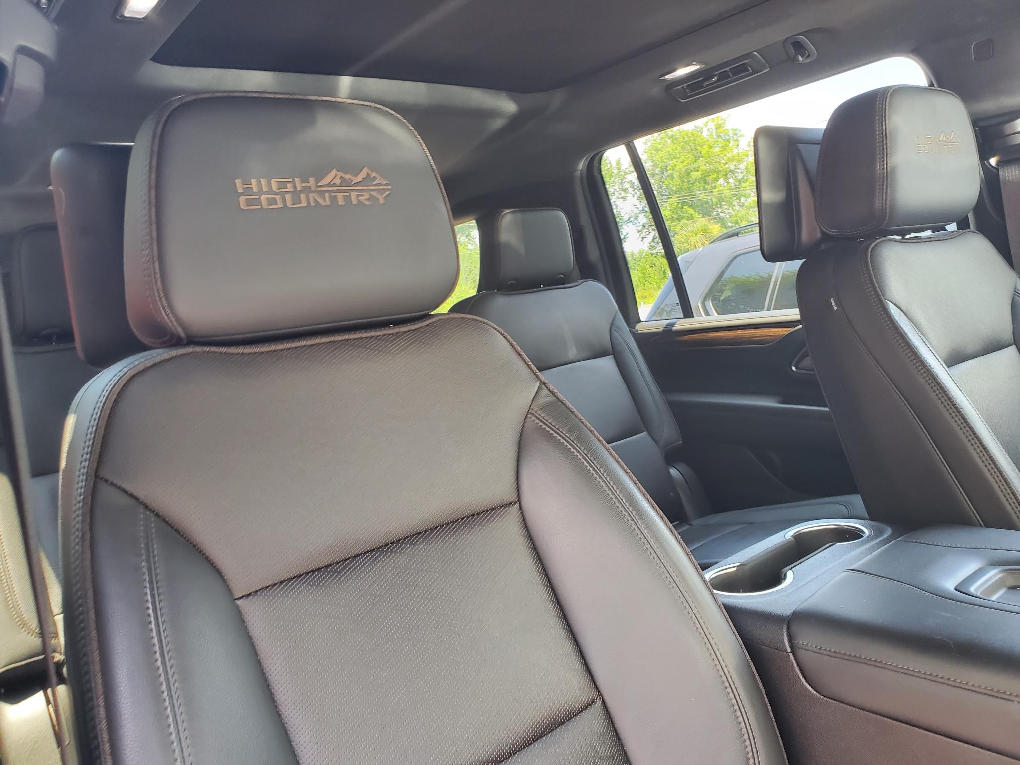 Chevrolet Suburban  2021