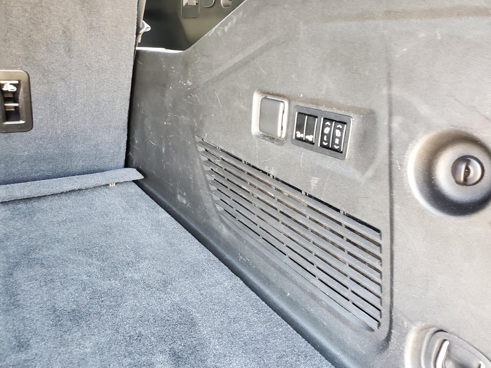 Chevrolet Suburban  2021