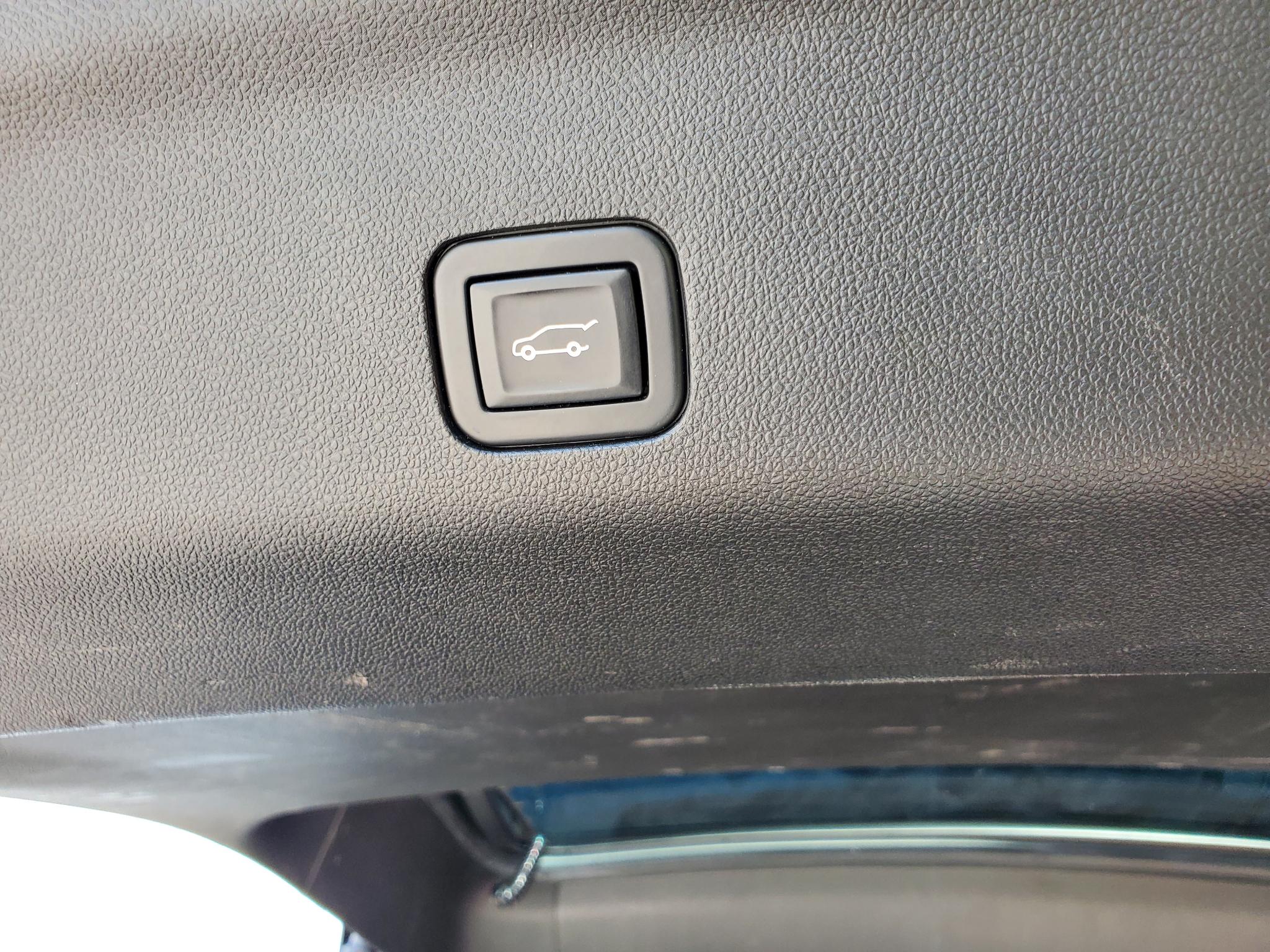 Chevrolet Suburban  2021