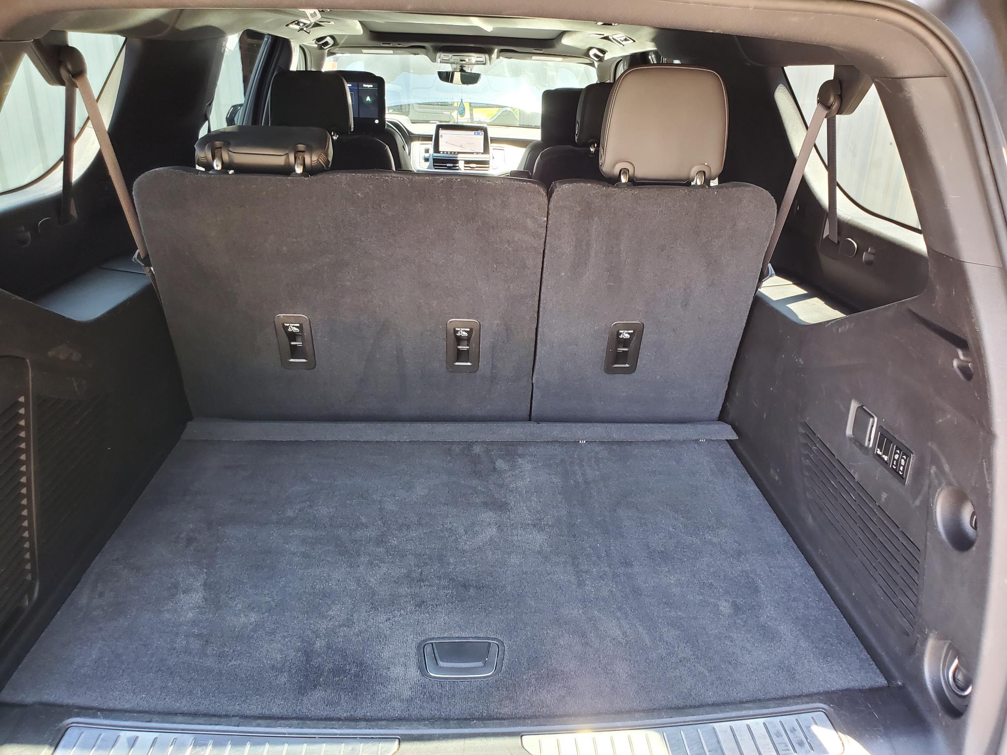 Chevrolet Suburban  2021