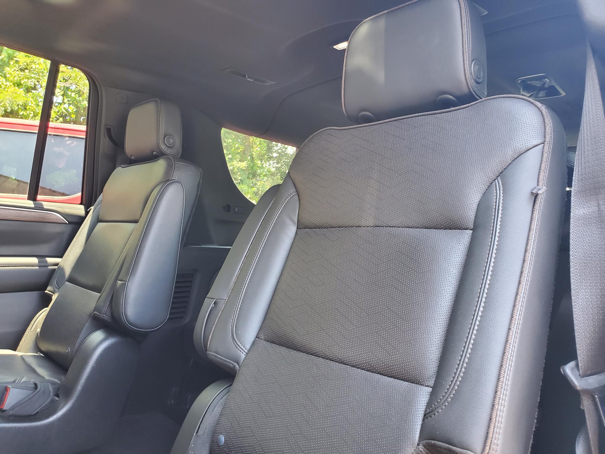Chevrolet Suburban  2021