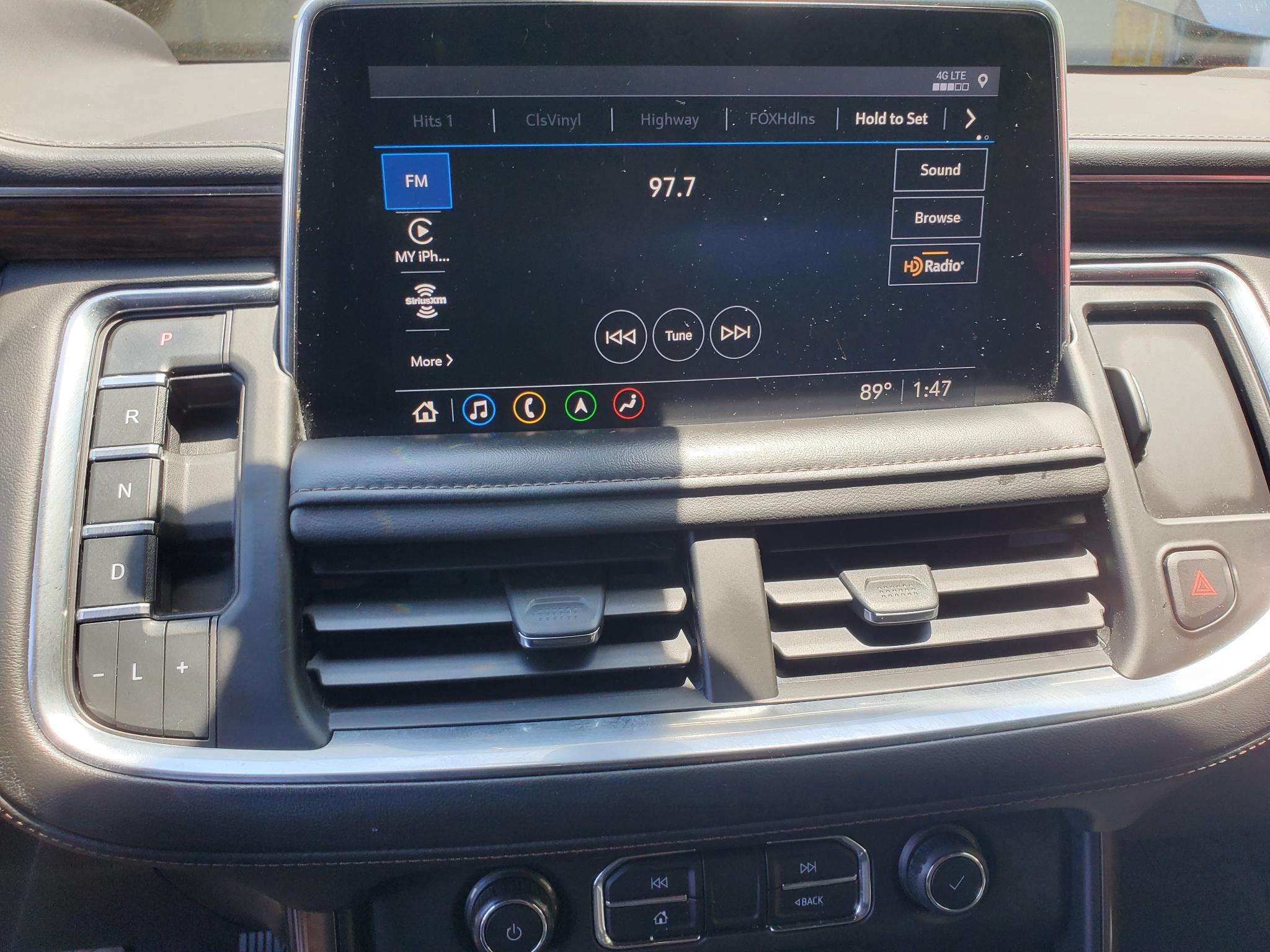 Chevrolet Suburban  2021