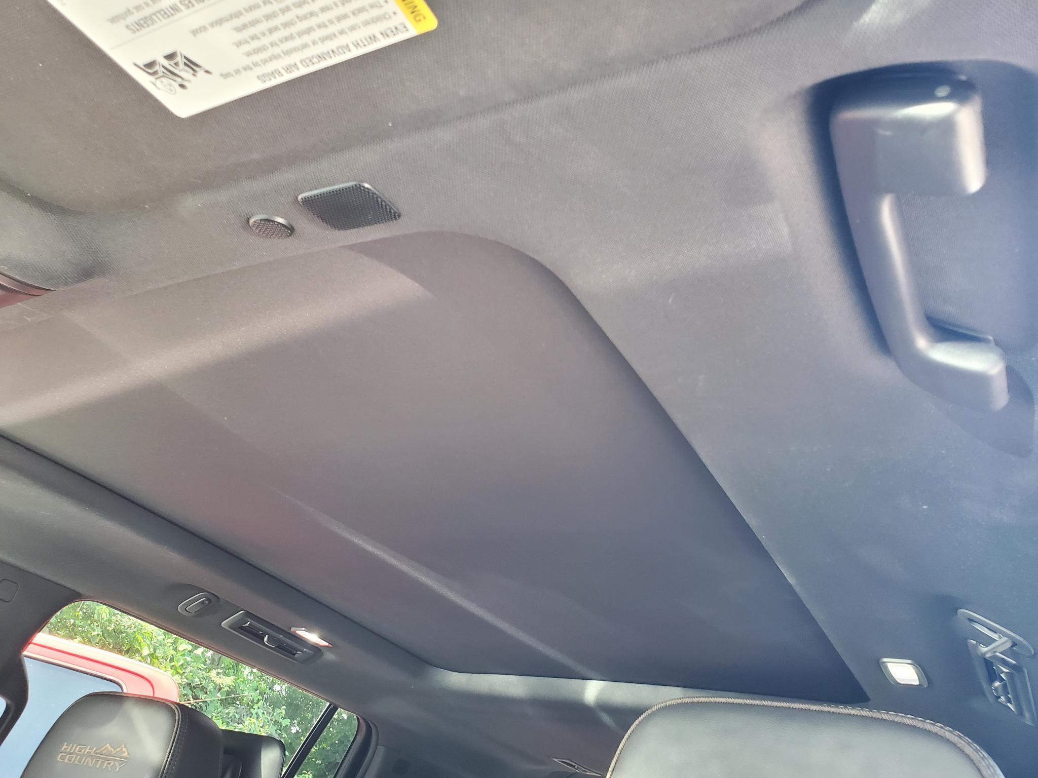 Chevrolet Suburban  2021