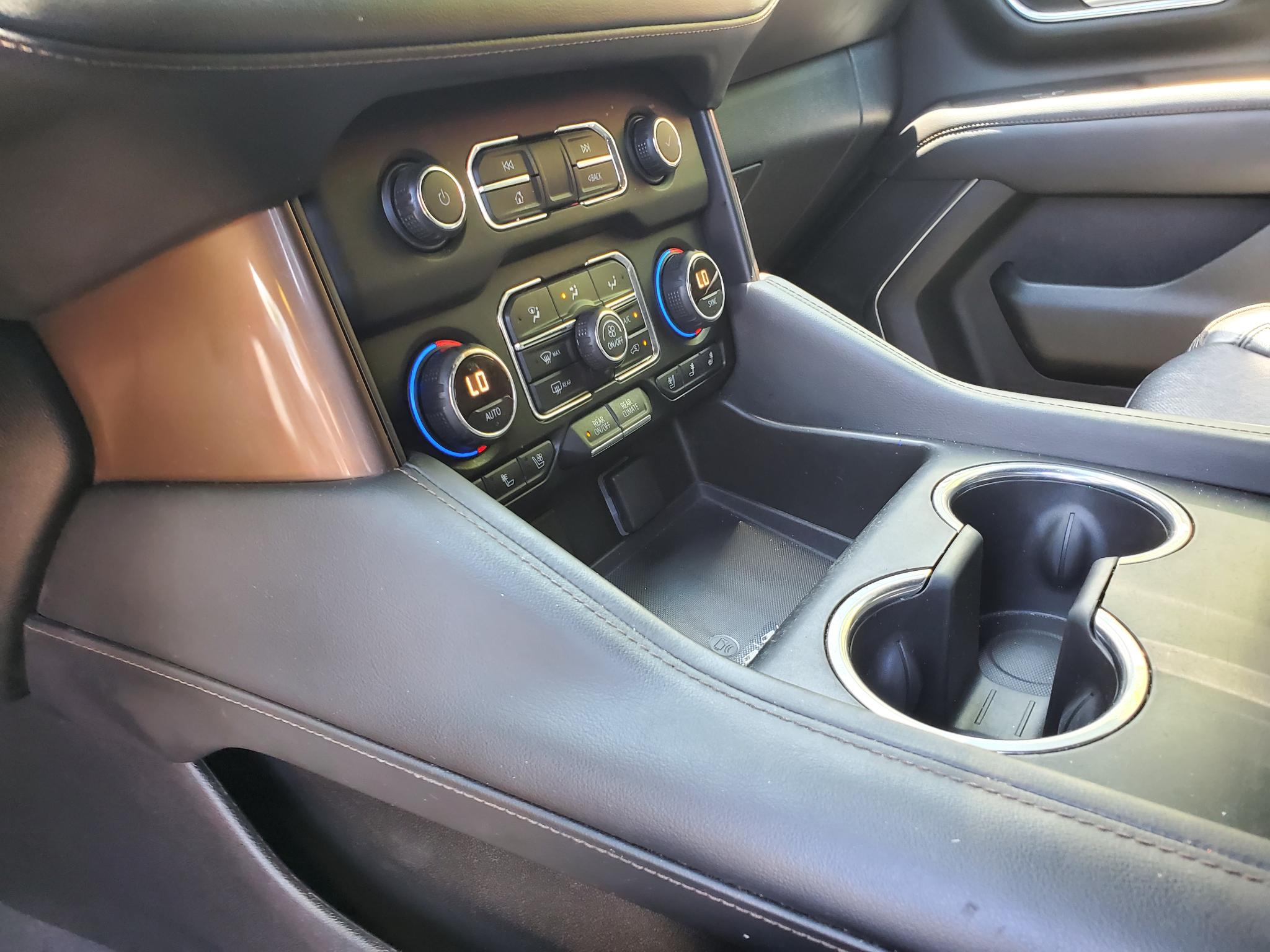 Chevrolet Suburban  2021