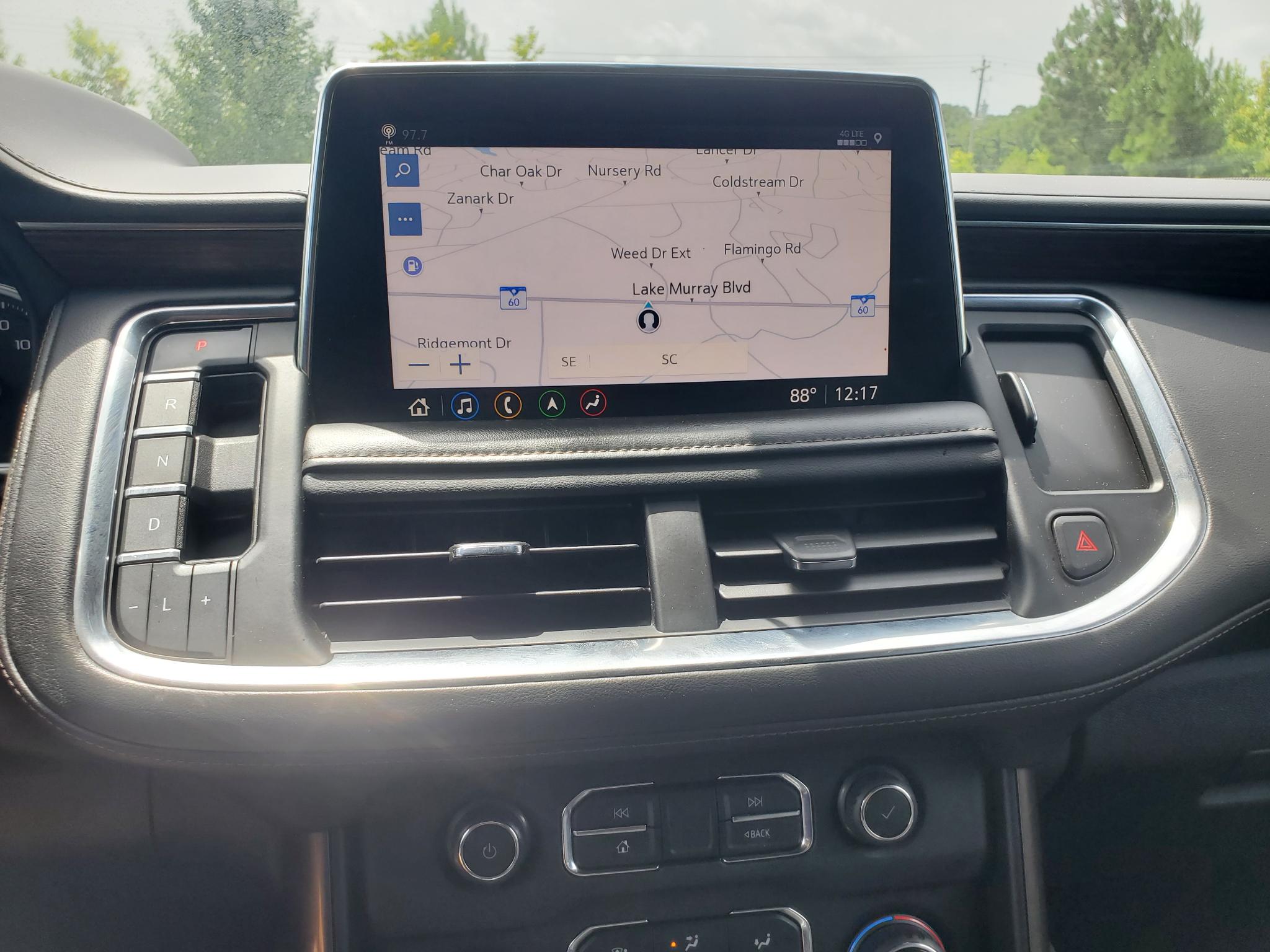 Chevrolet Suburban  2021