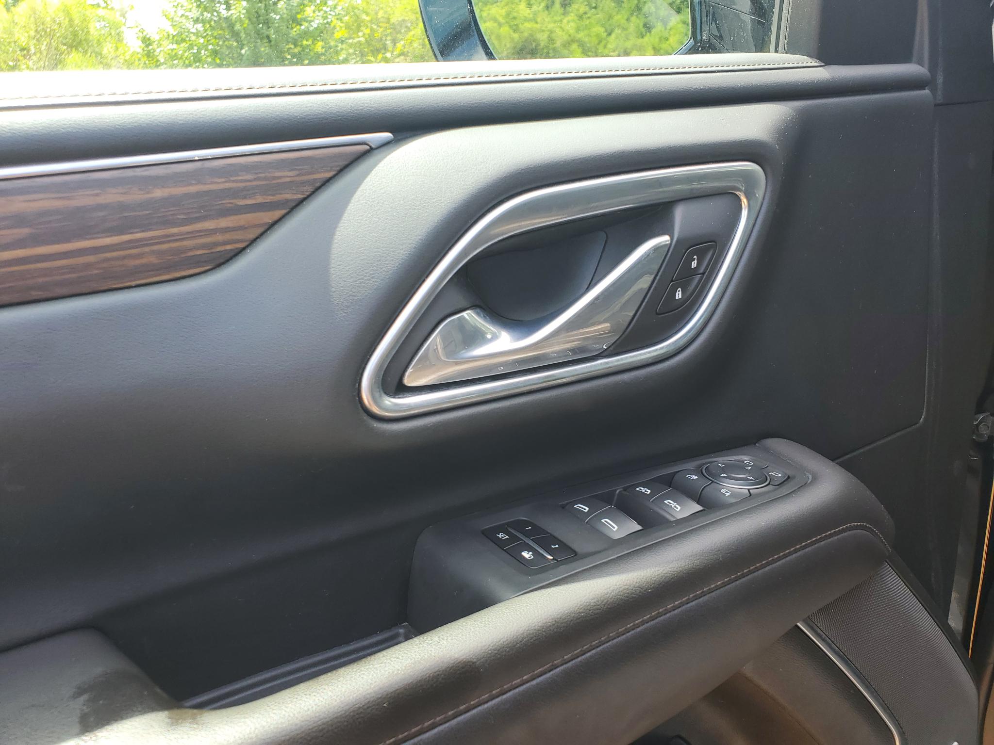 Chevrolet Suburban  2021