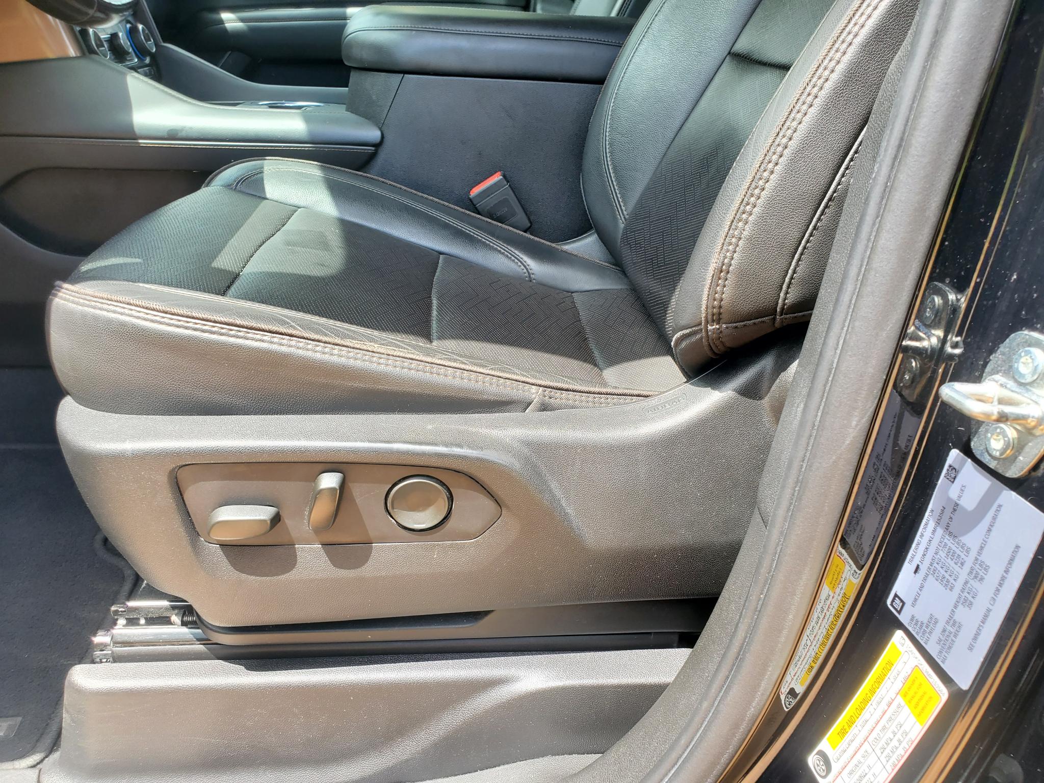Chevrolet Suburban  2021