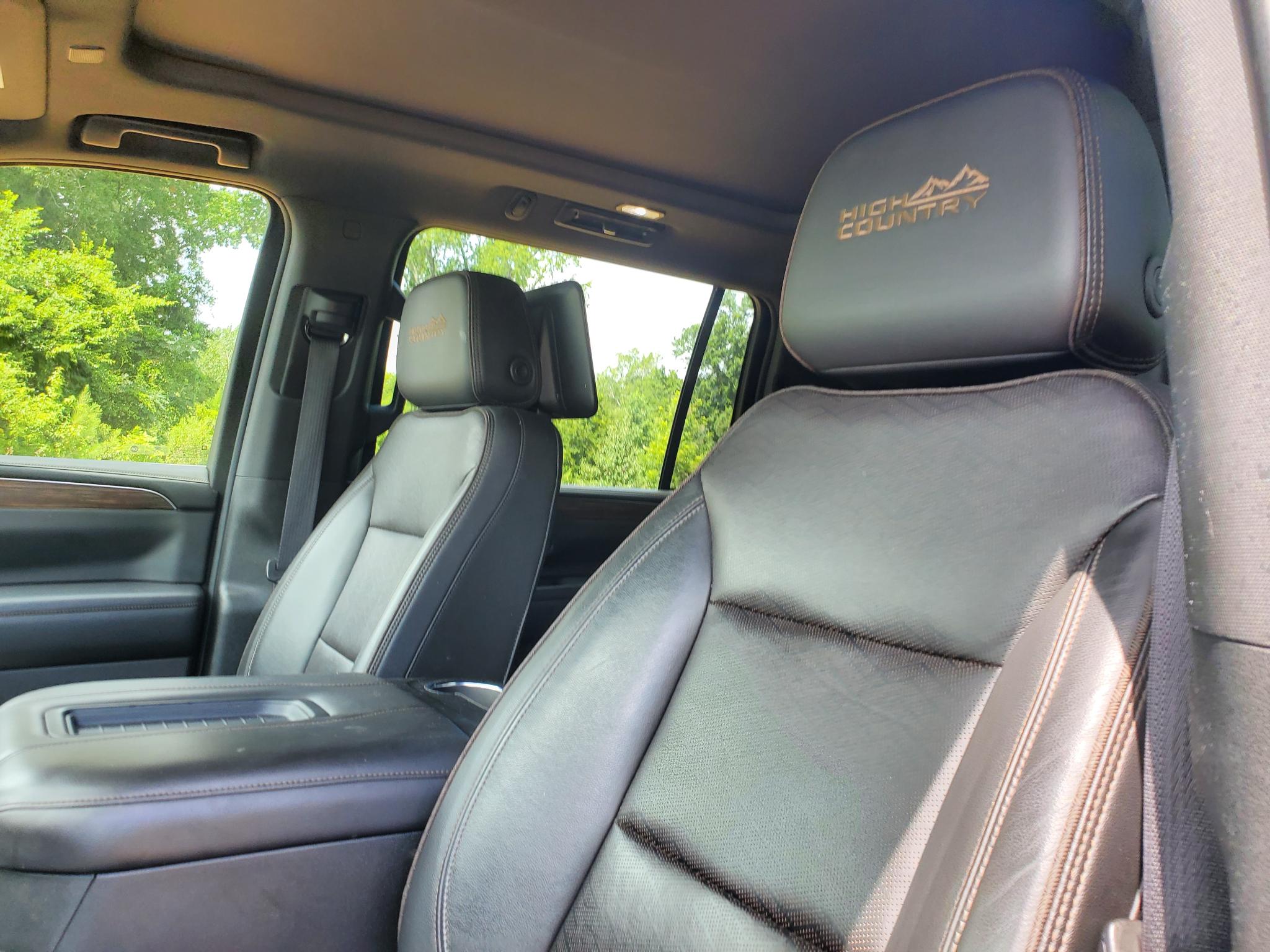 Chevrolet Suburban  2021