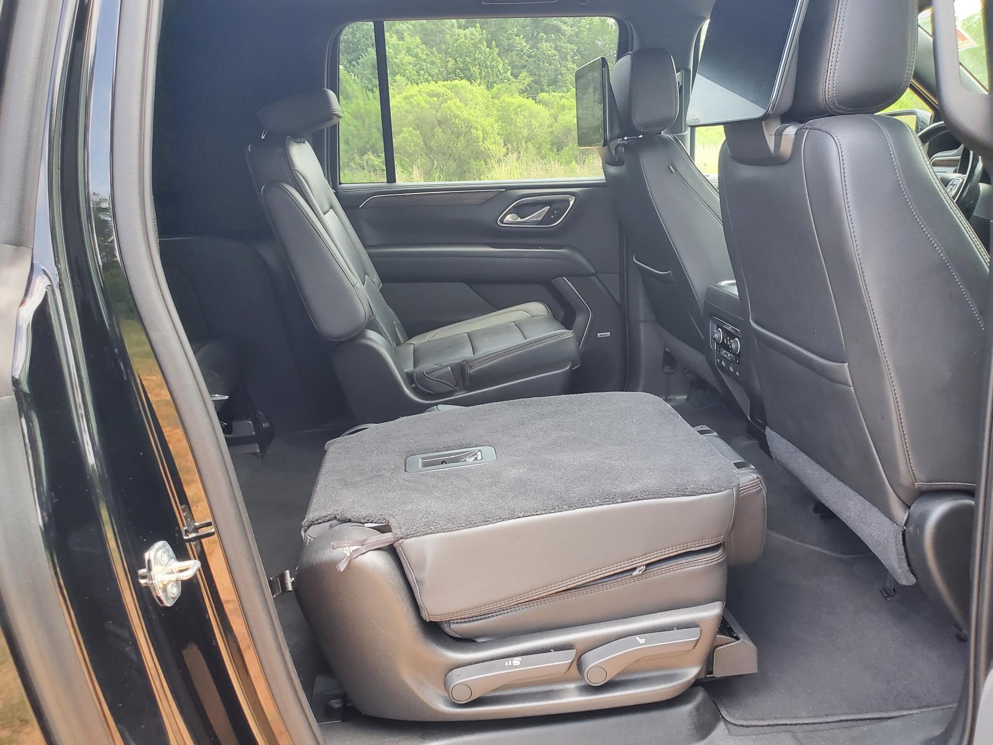 Chevrolet Suburban  2021