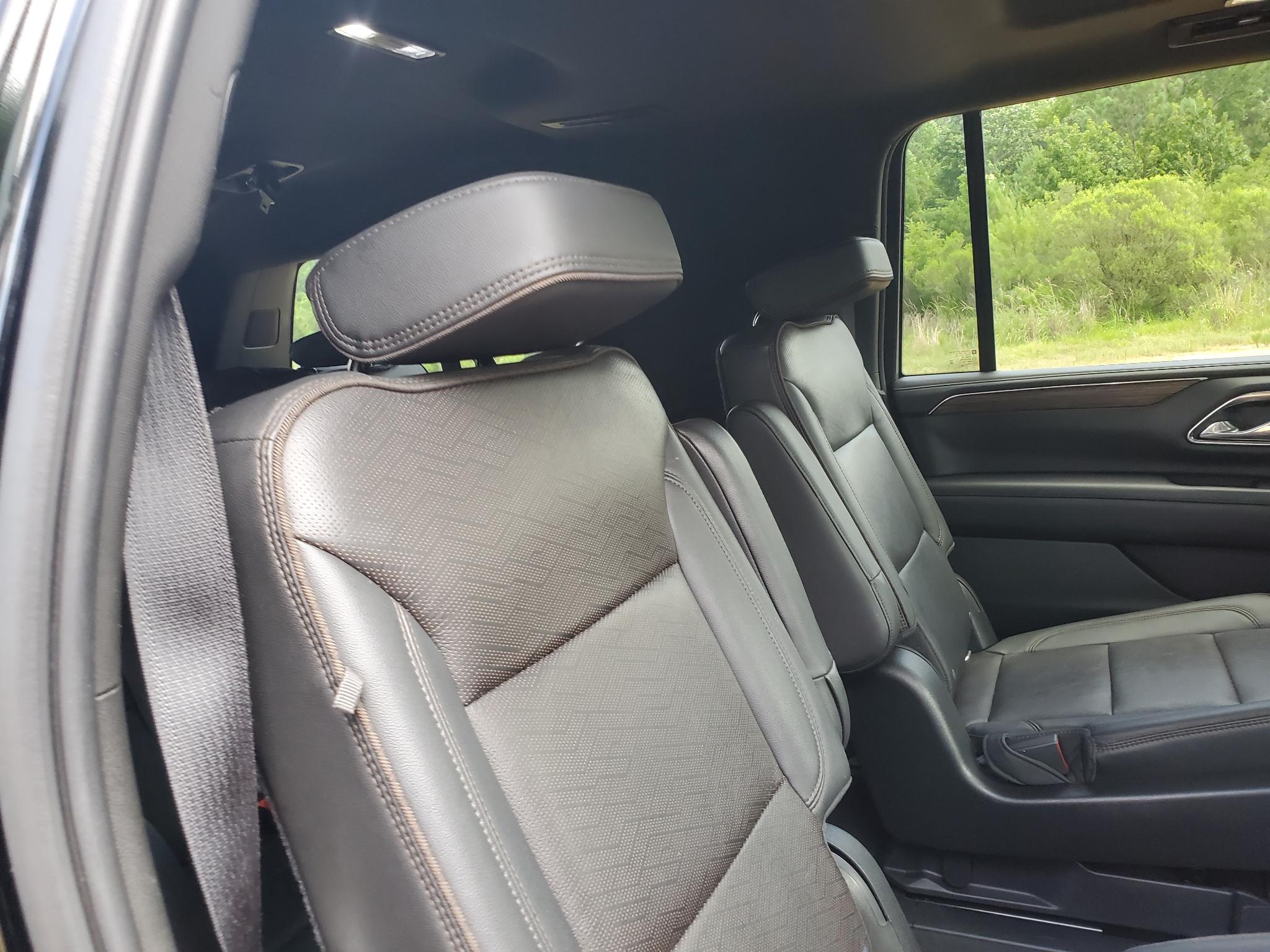 Chevrolet Suburban  2021