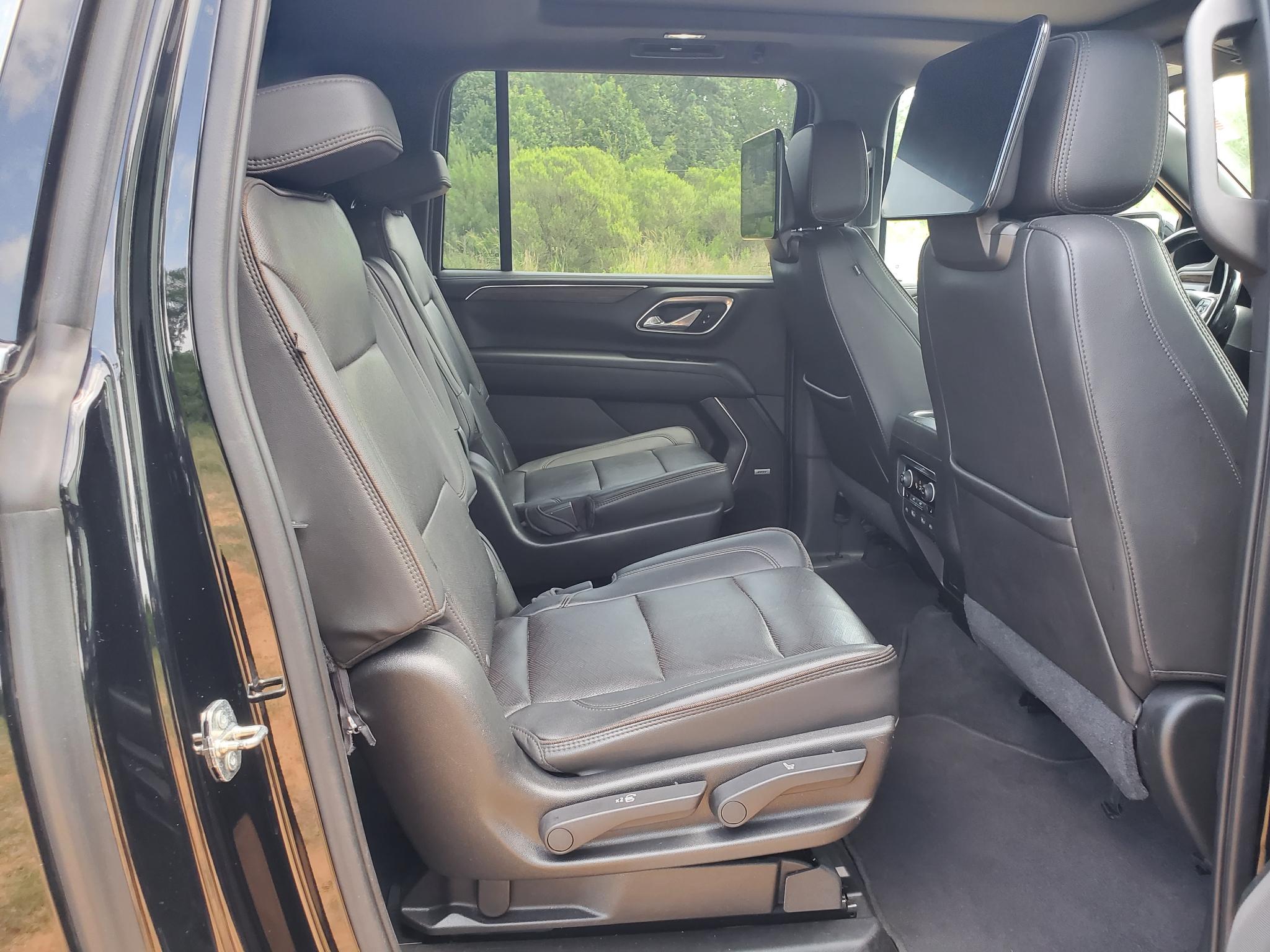 Chevrolet Suburban  2021
