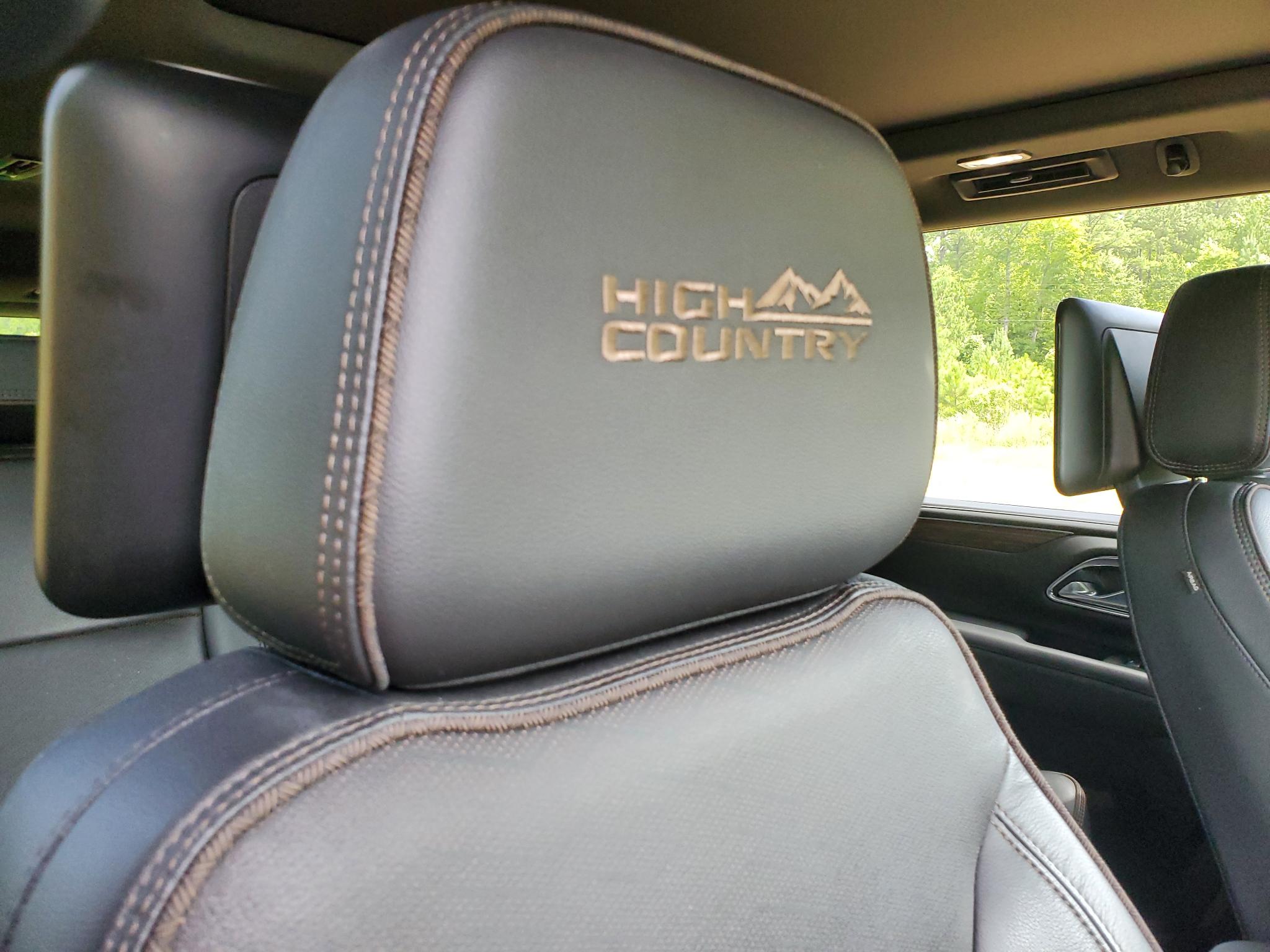 Chevrolet Suburban  2021