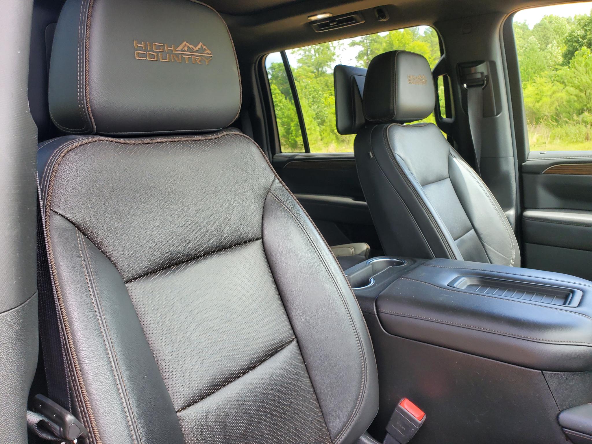 Chevrolet Suburban  2021