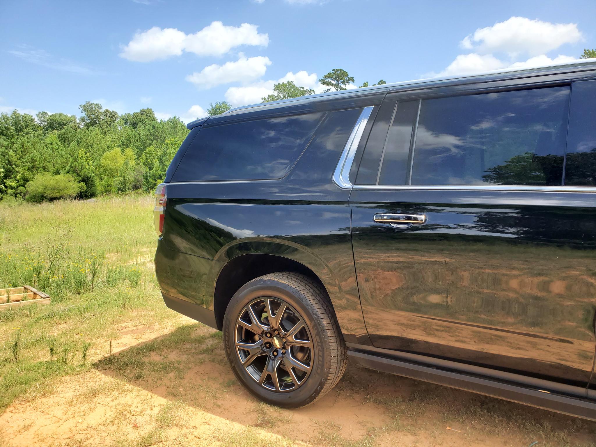 Chevrolet Suburban  2021