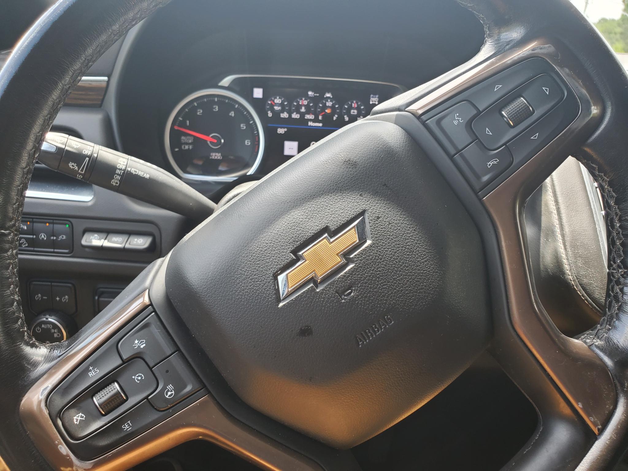 Chevrolet Suburban  2021