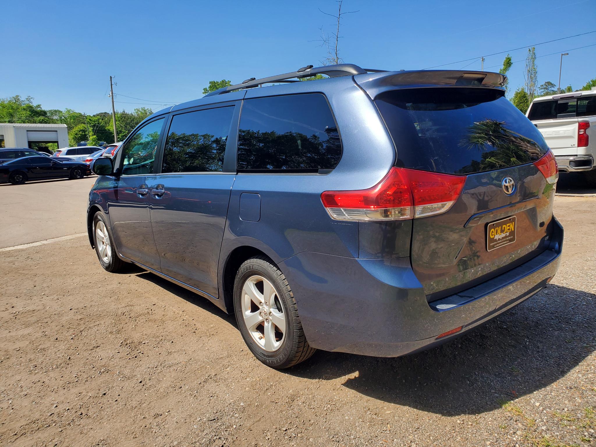 Toyota Sienna 5dr 7-Pass Van V6 LE AAS FWD (Natl) 2013