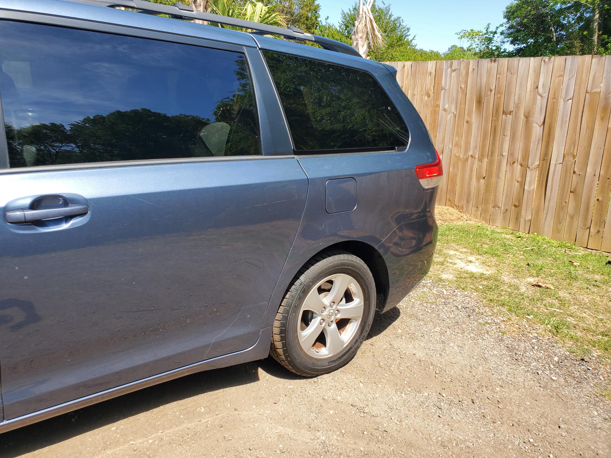 Toyota Sienna 5dr 7-Pass Van V6 LE AAS FWD (Natl) 2013