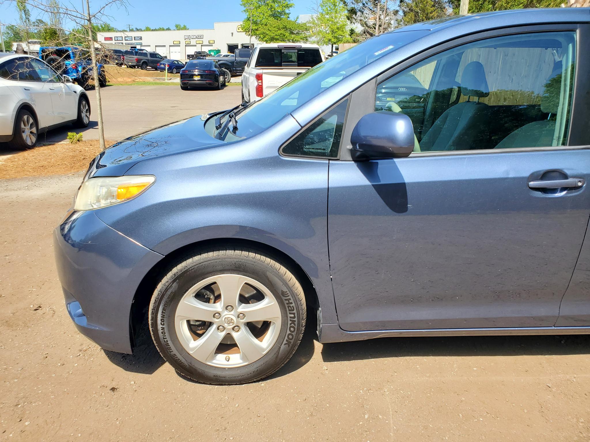 Toyota Sienna 5dr 7-Pass Van V6 LE AAS FWD (Natl) 2013