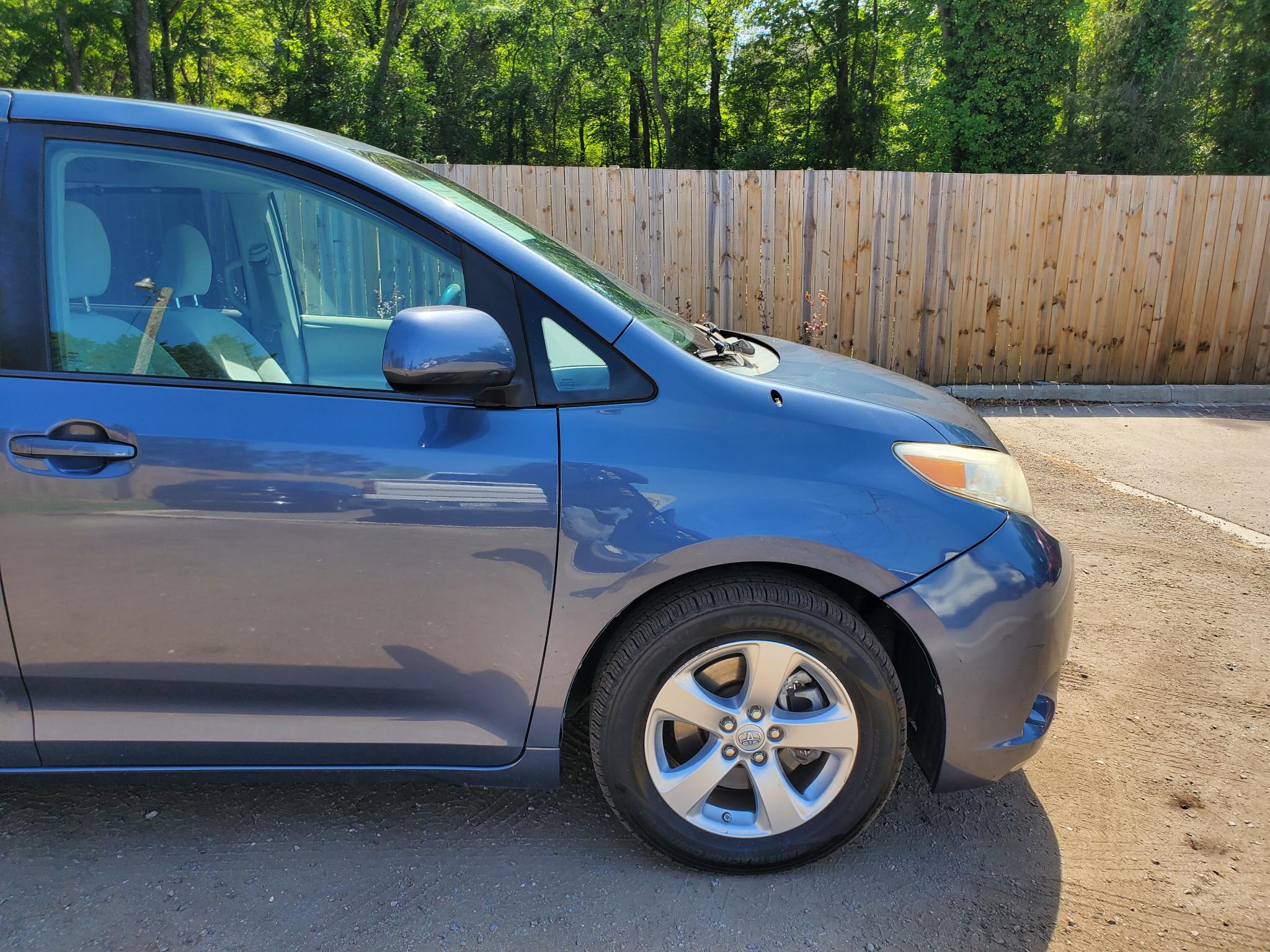 Toyota Sienna 5dr 7-Pass Van V6 LE AAS FWD (Natl) 2013