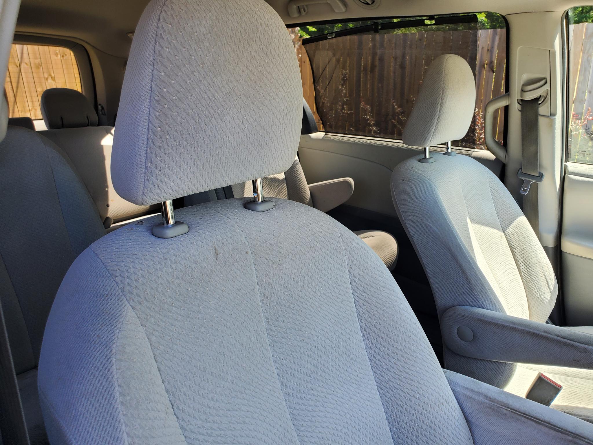 Toyota Sienna 5dr 7-Pass Van V6 LE AAS FWD (Natl) 2013