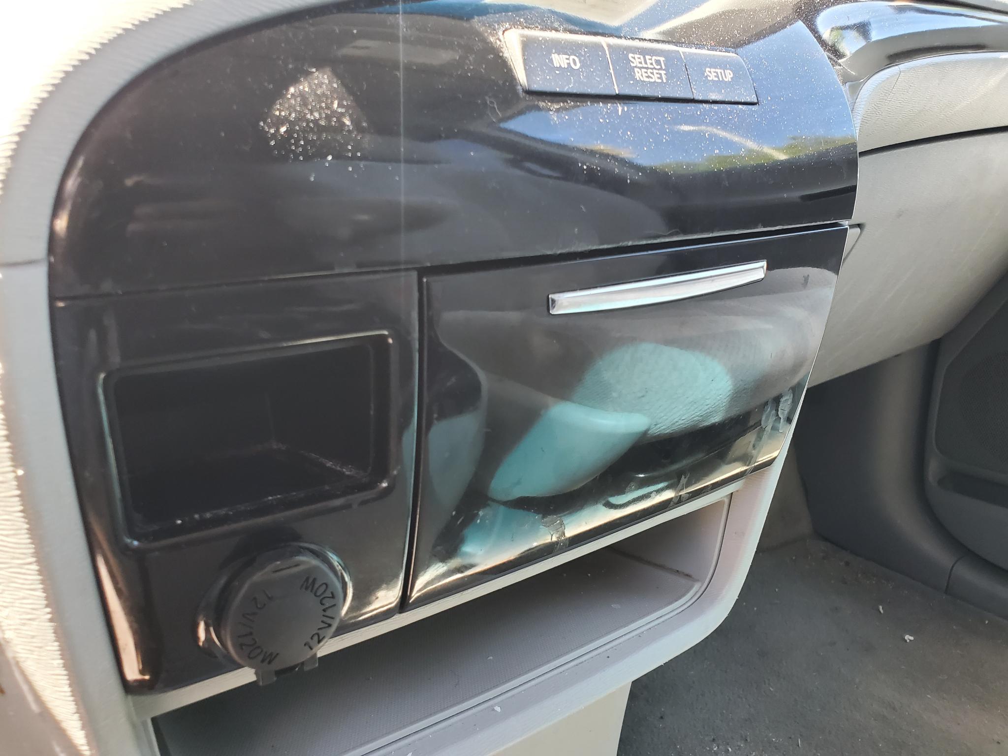 Toyota Sienna 5dr 7-Pass Van V6 LE AAS FWD (Natl) 2013