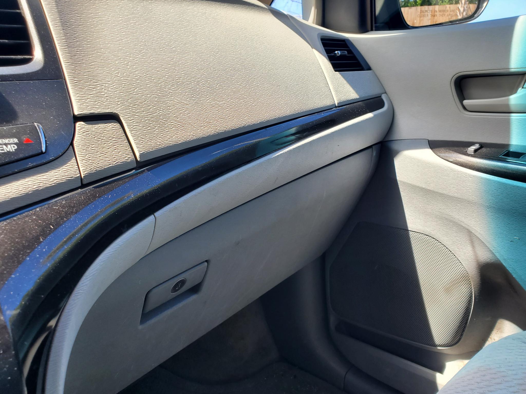 Toyota Sienna 5dr 7-Pass Van V6 LE AAS FWD (Natl) 2013