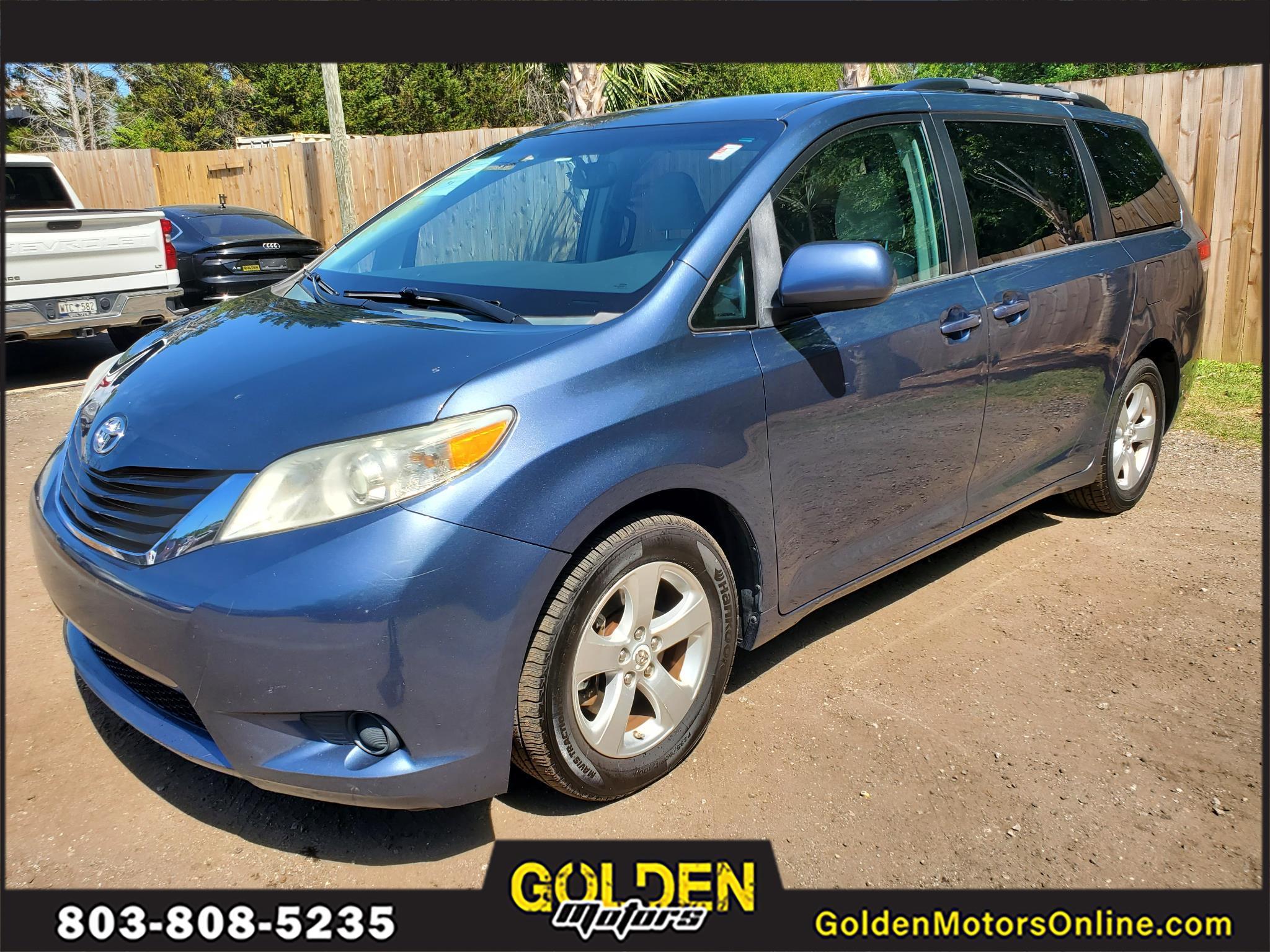 Toyota Sienna 5dr 7-Pass Van V6 LE AAS FWD (Natl) 2013