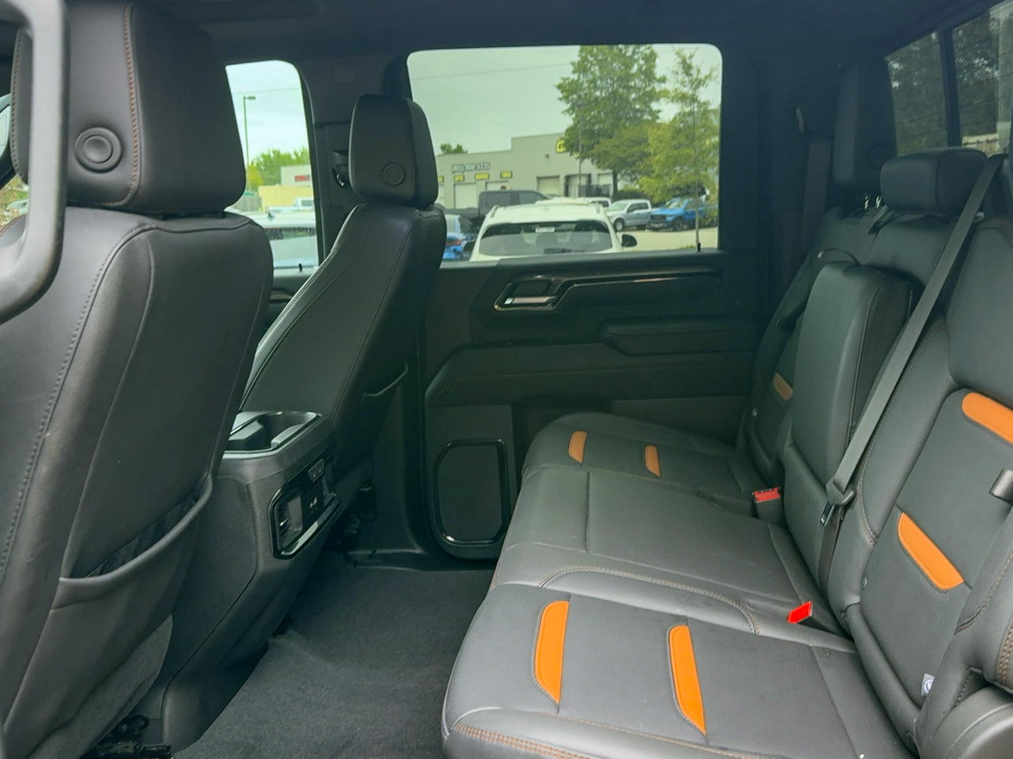 GMC Sierra 2500HD 4WD Crew Cab 159" AT4 2024