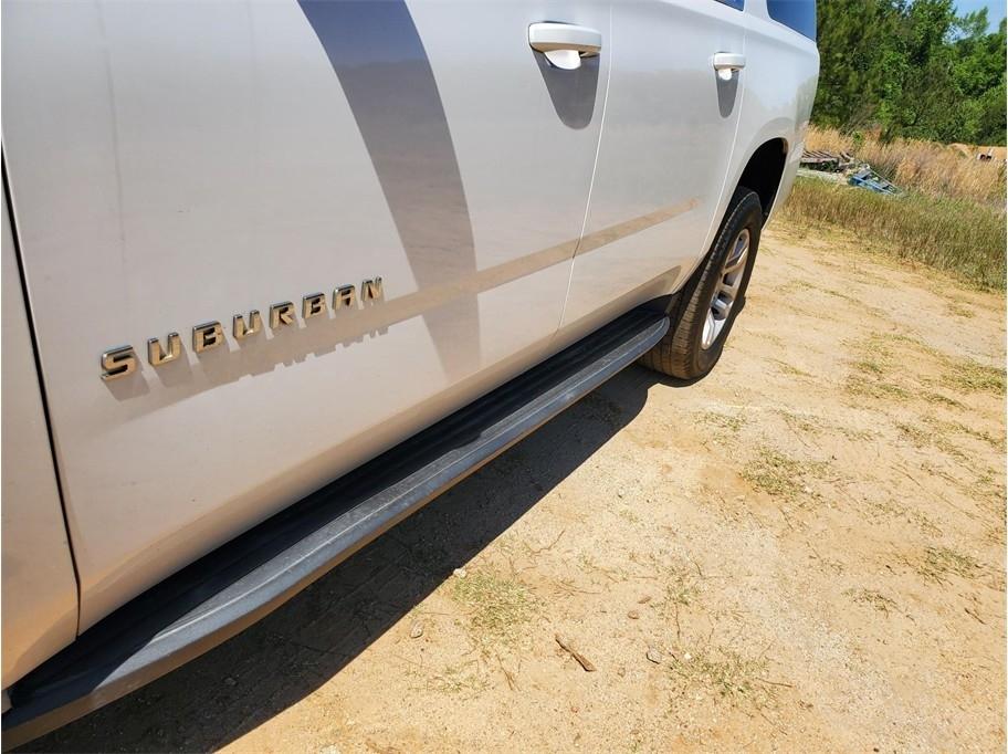 Chevrolet Suburban 2WD 4dr 1500 LT 2017