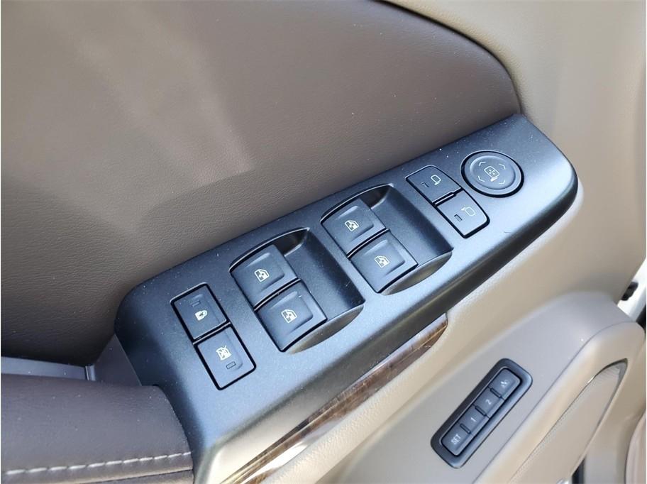 Chevrolet Suburban 2WD 4dr 1500 LT 2017