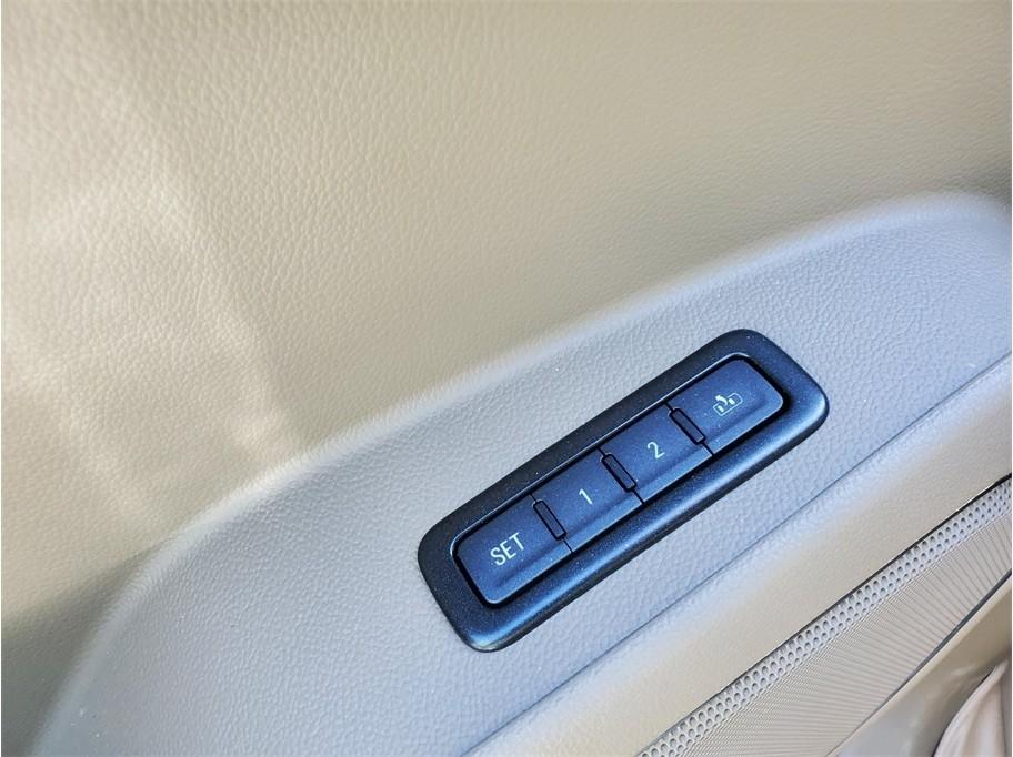 Chevrolet Suburban 2WD 4dr 1500 LT 2017