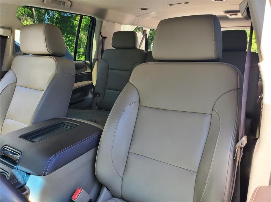 Chevrolet Suburban 2WD 4dr 1500 LT 2017