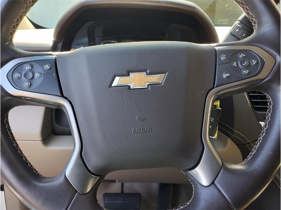 Chevrolet Suburban 2WD 4dr 1500 LT 2017